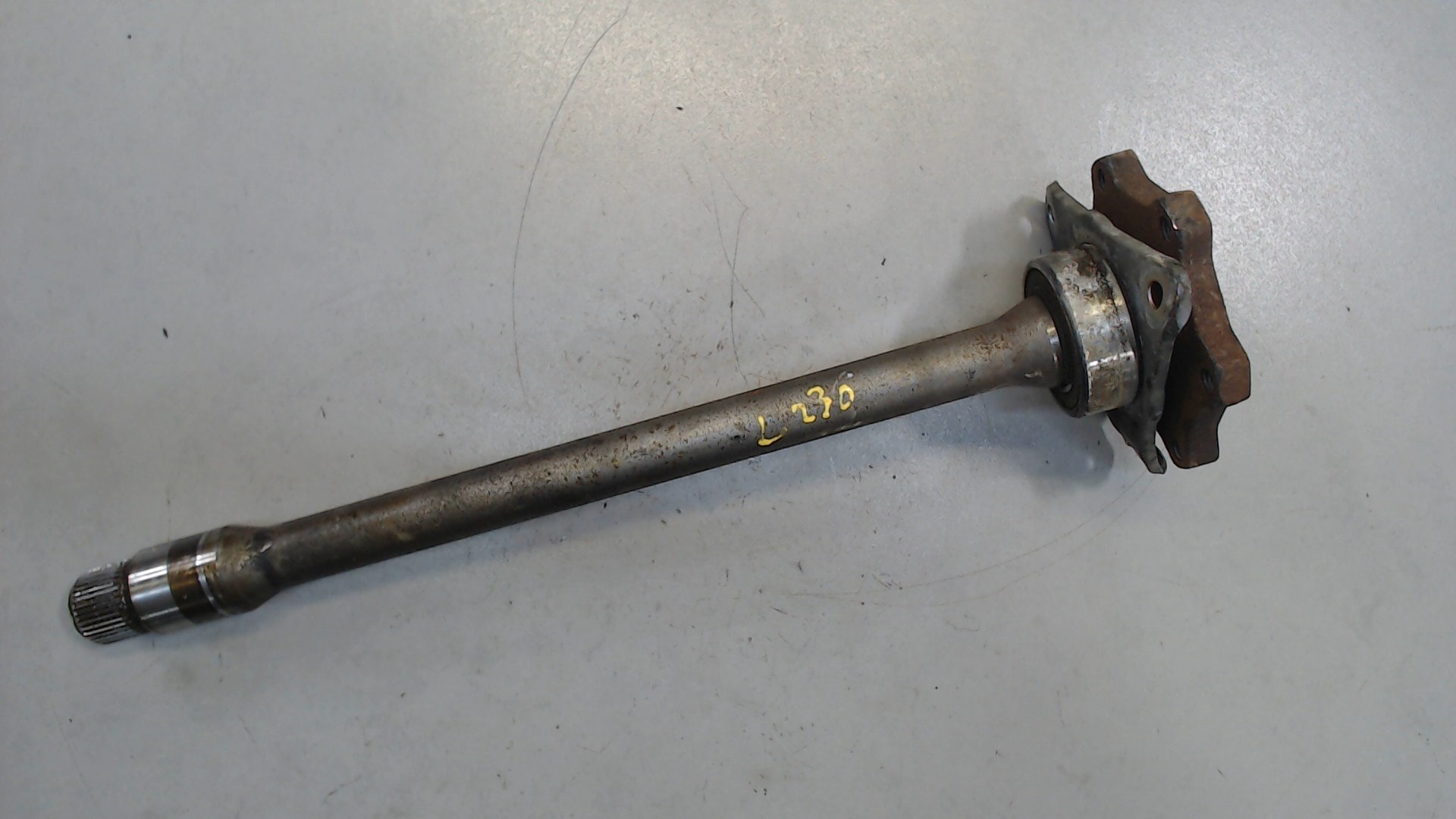 Полуось передняя правая