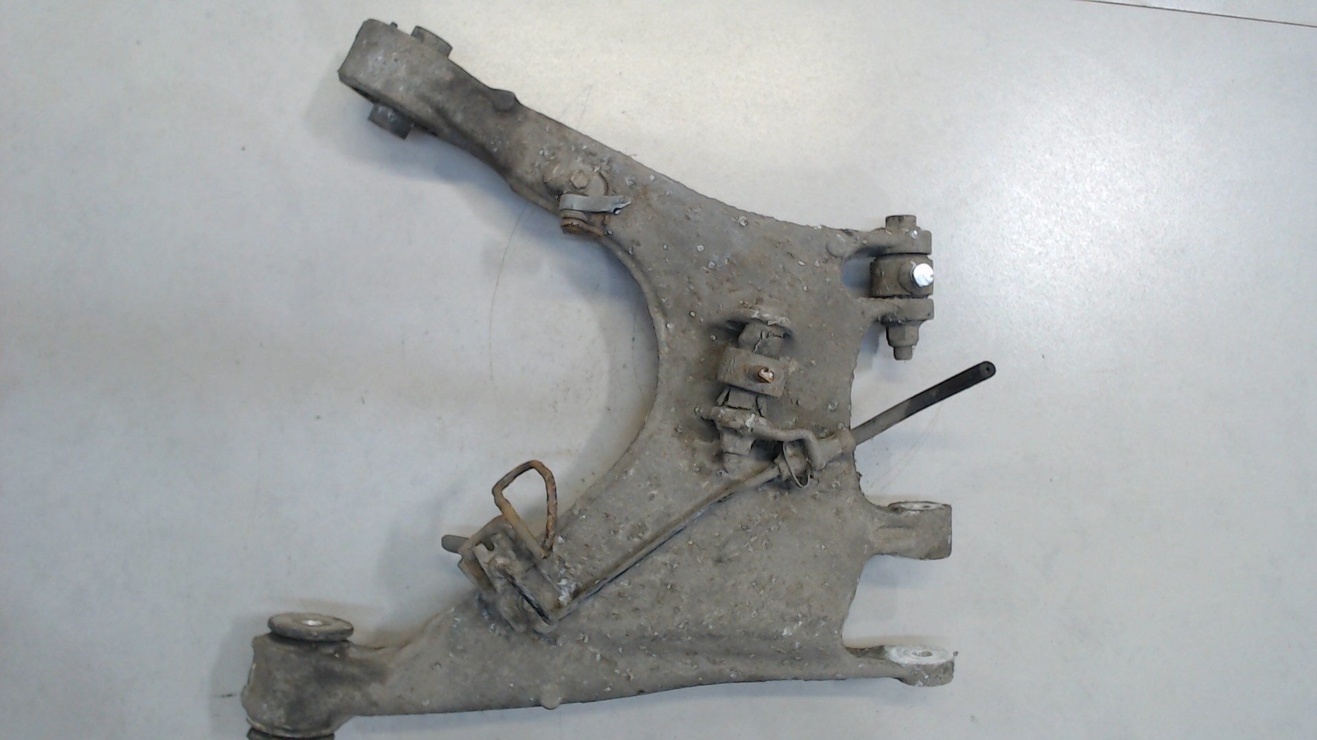 Рычаг задний левый