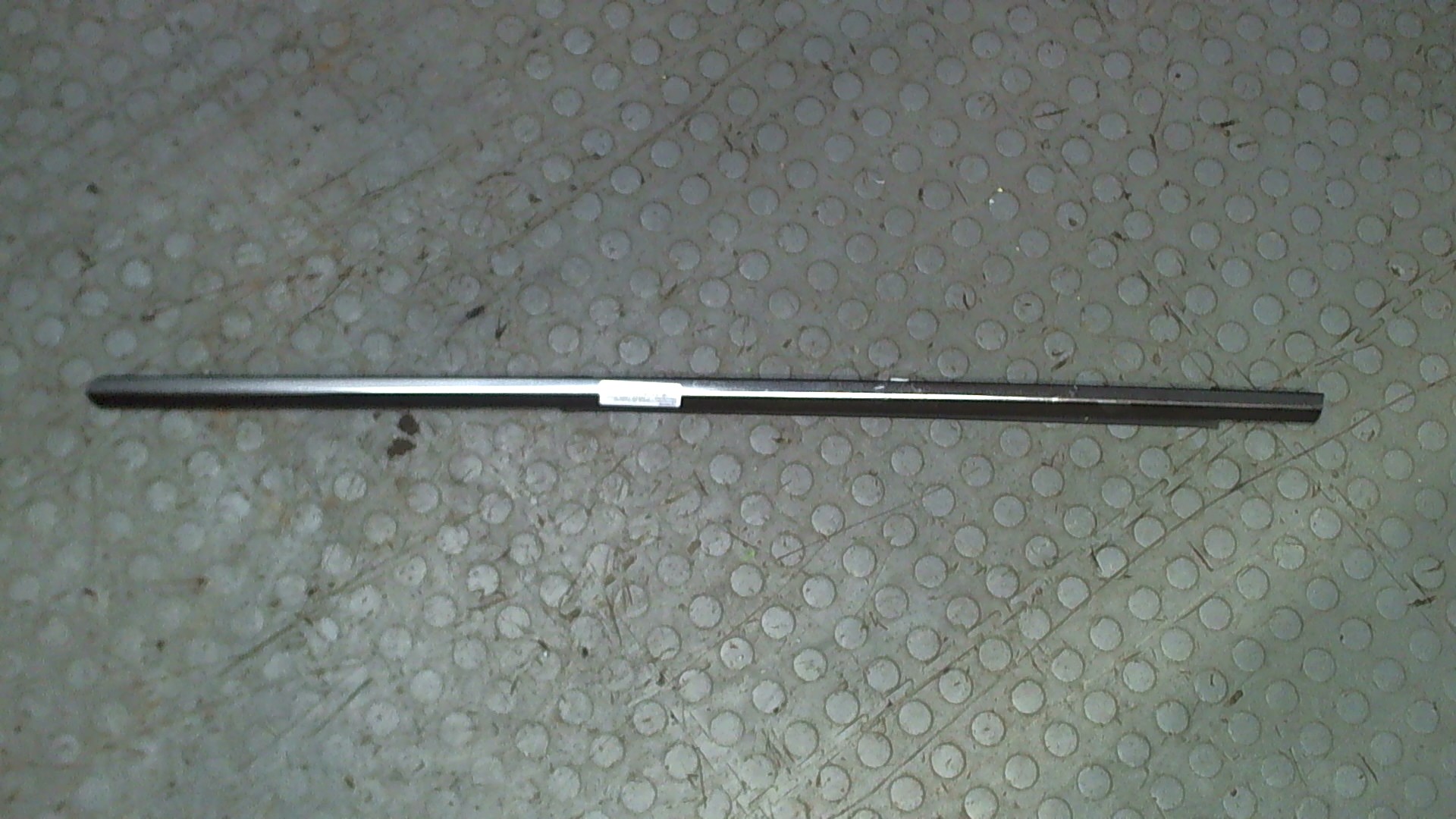 Накладка стекла заднего левого