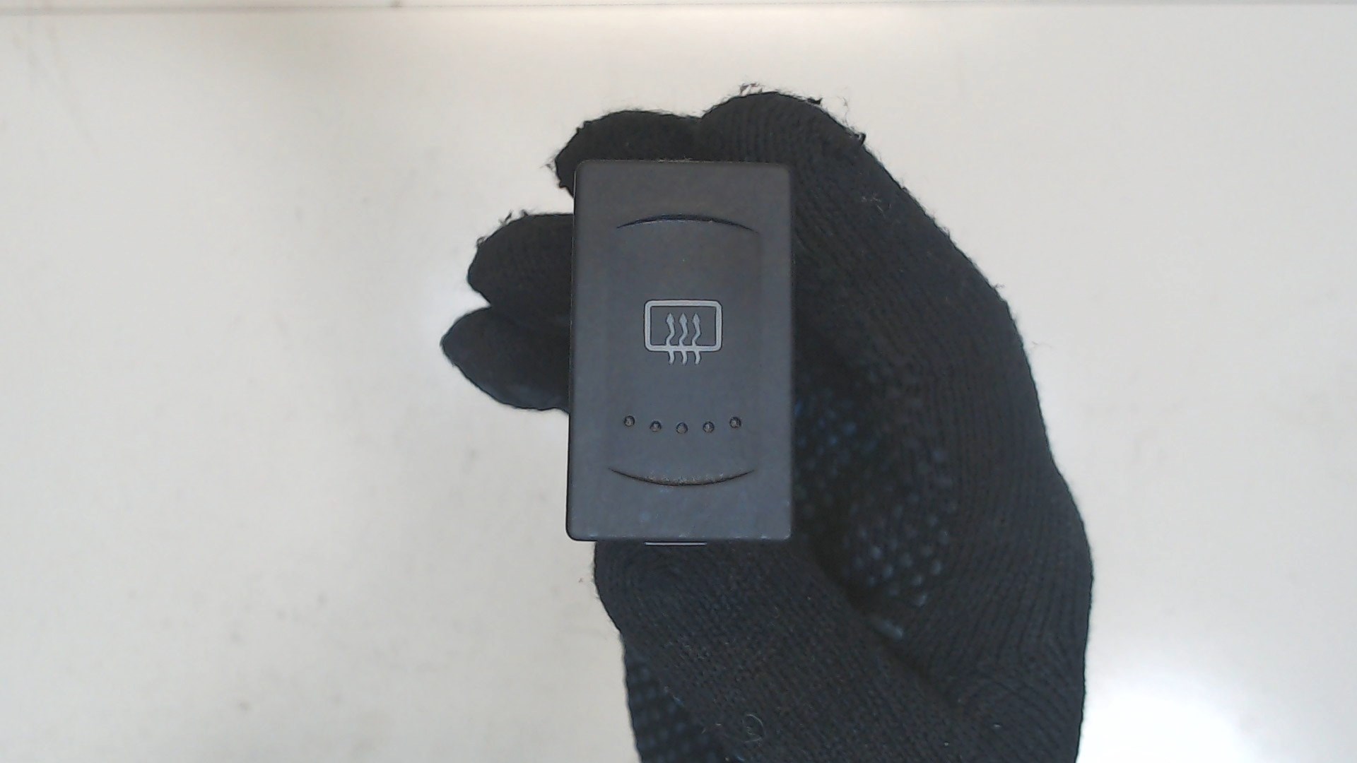 Кнопка обогрева переднего и заднего стекла