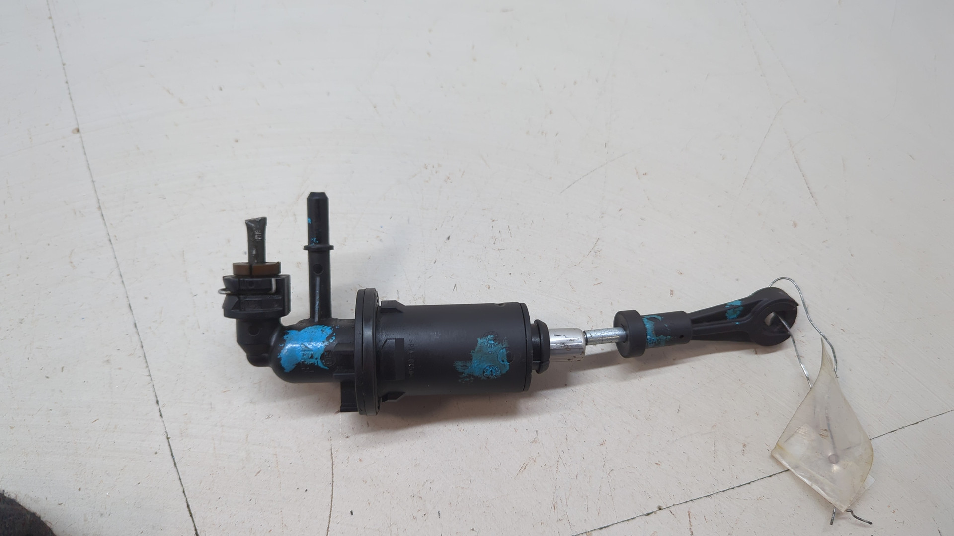 Цилиндр сцепления главный