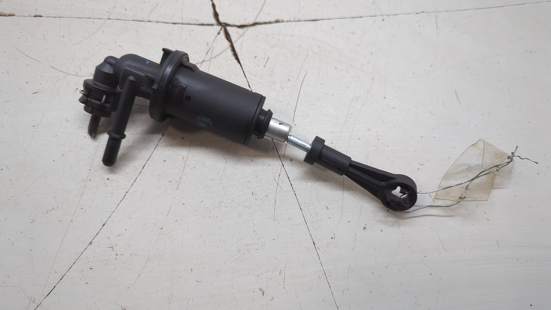 Цилиндр сцепления главный