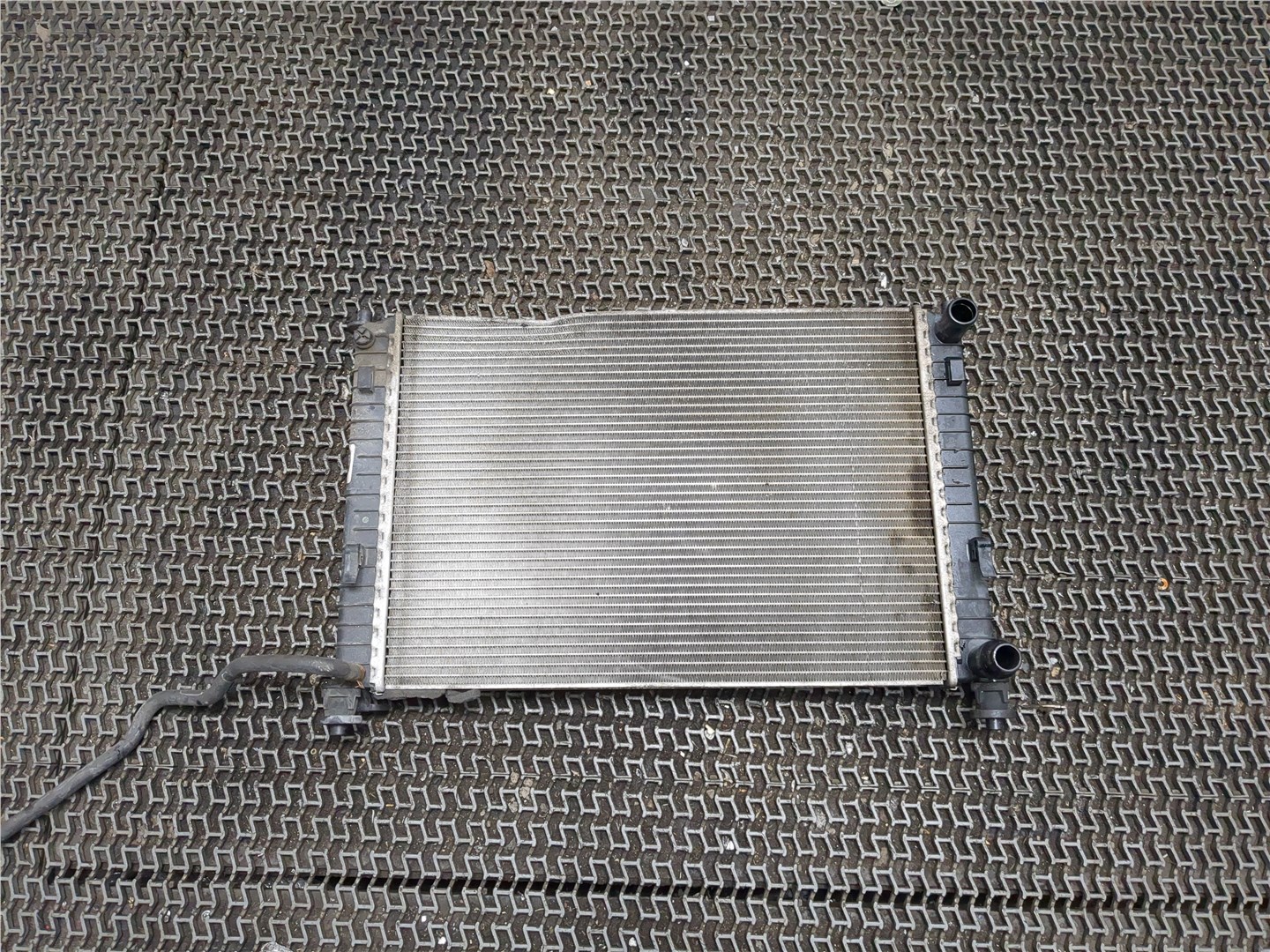 Радиатор охлаждения двигателя основной