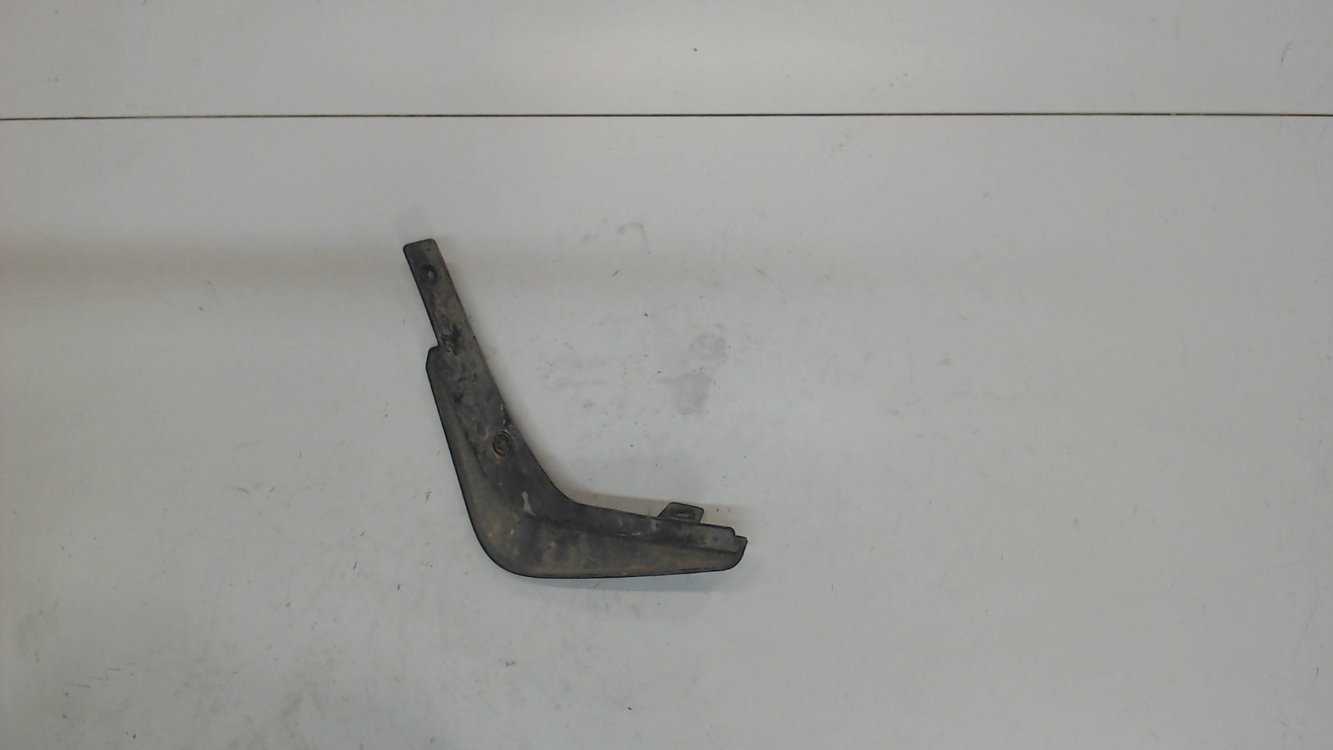 Брызговик передний правый