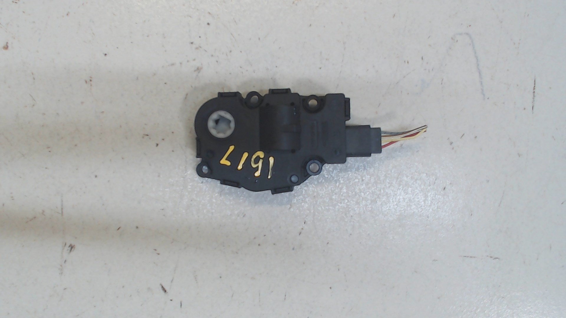 Моторчик заслонки печки