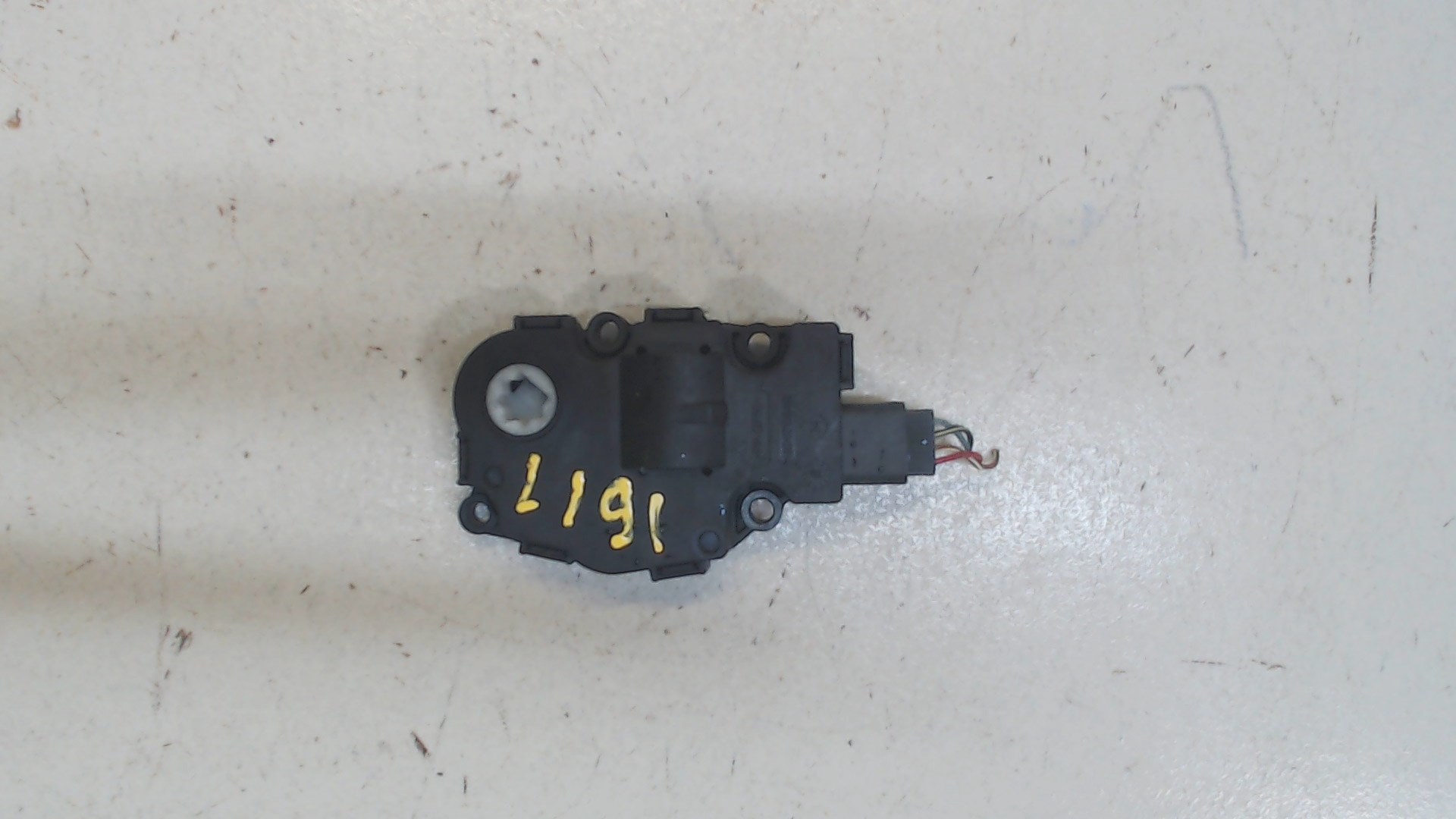 Моторчик заслонки печки