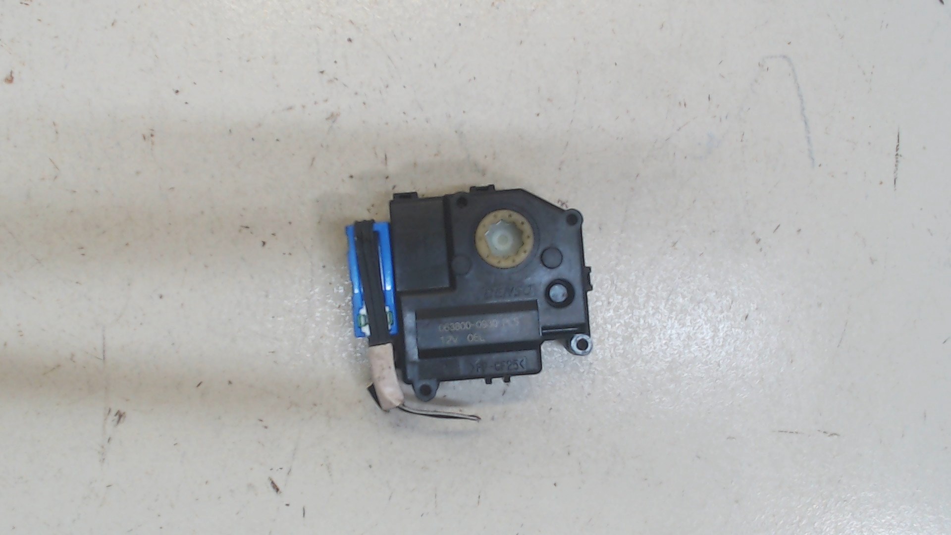 Моторчик заслонки печки