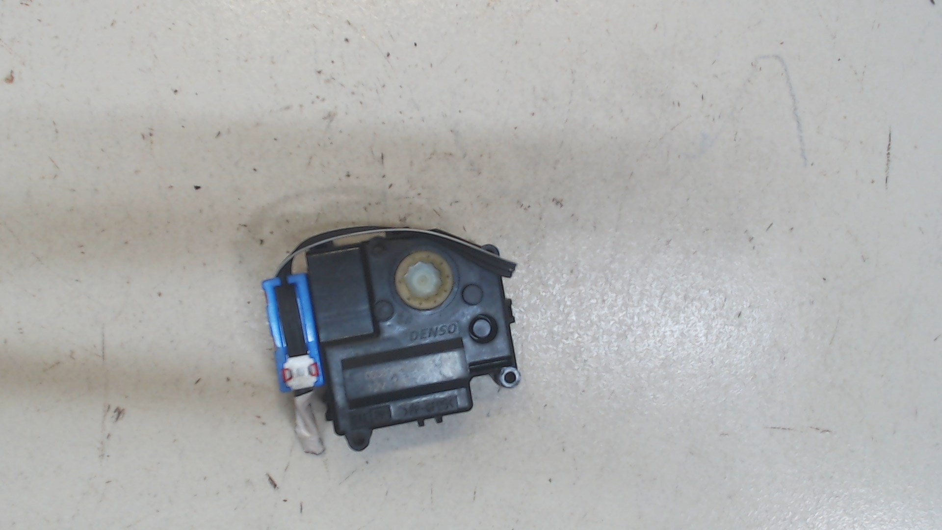 Моторчик заслонки печки