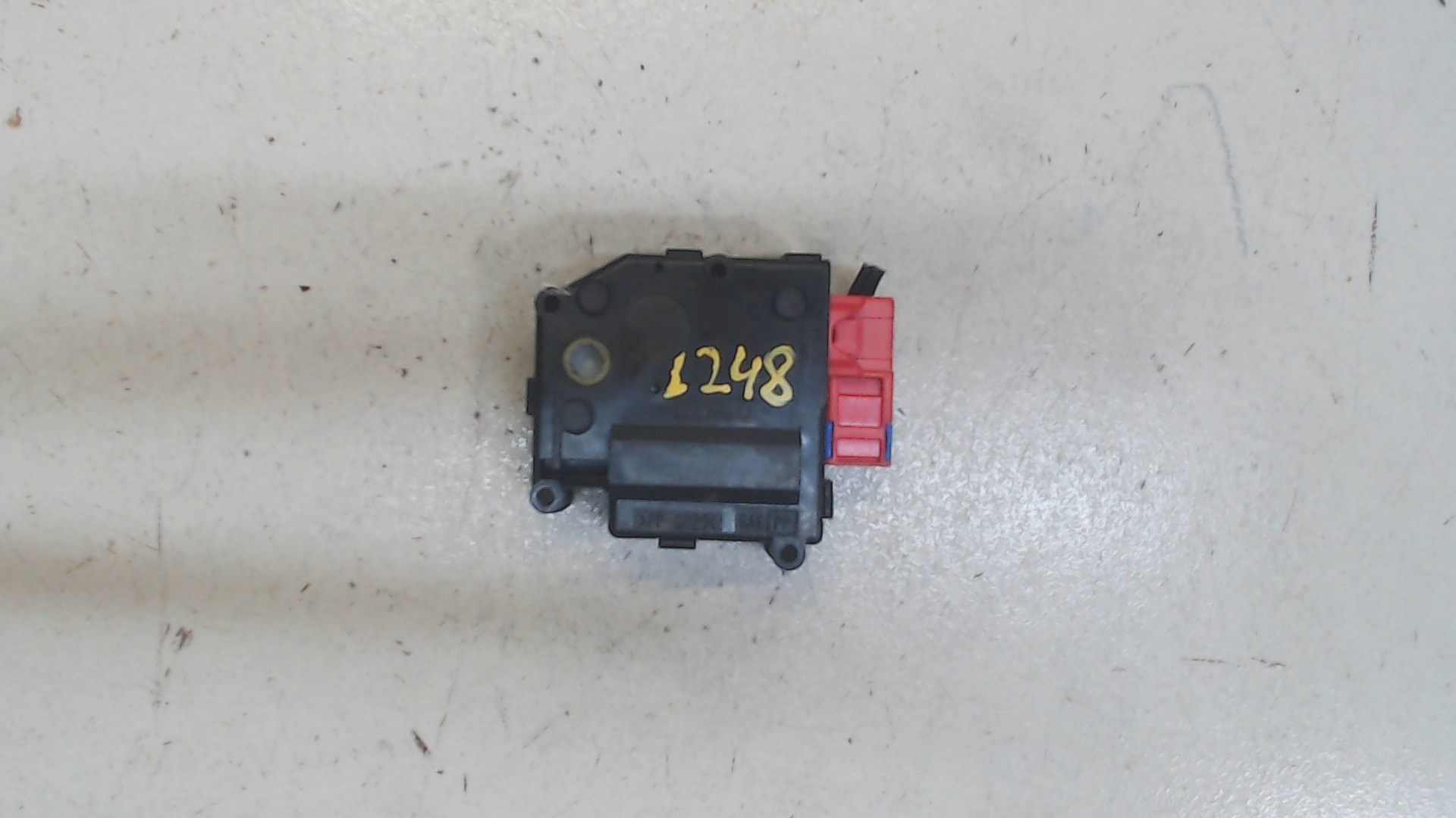 Моторчик заслонки печки