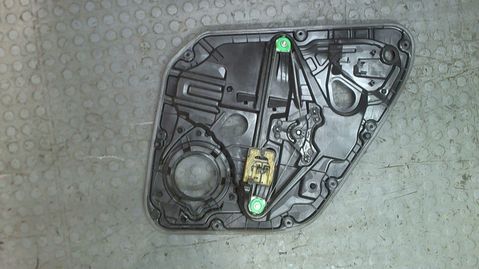 Стеклоподъемник электр. задний левый