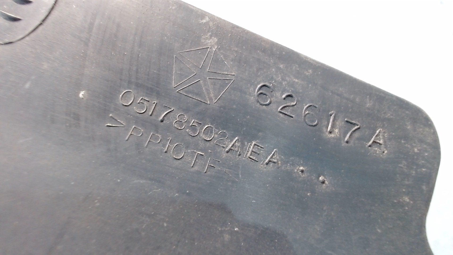 Решетка стеклоочистителей (Жабо)