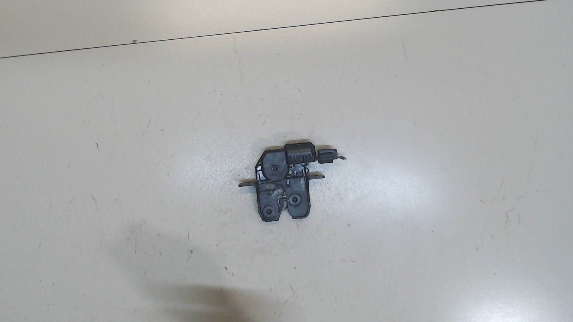 Замок багажника