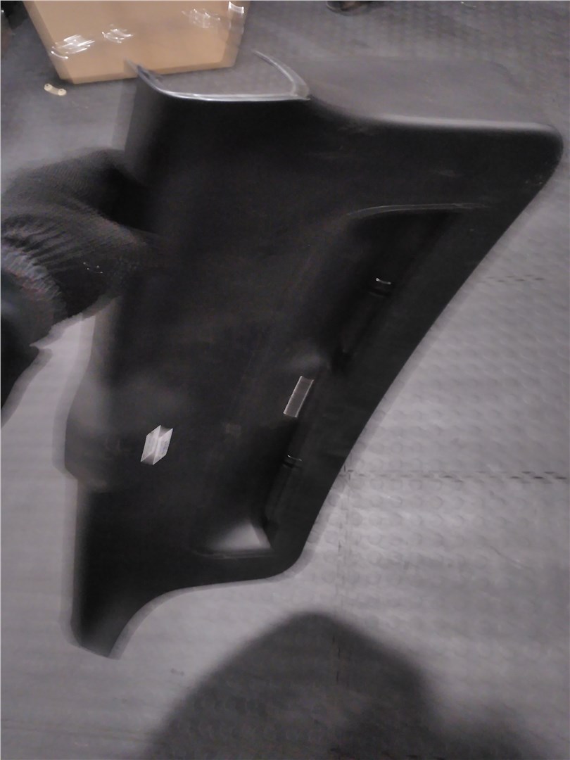 Обшивка двери багажника