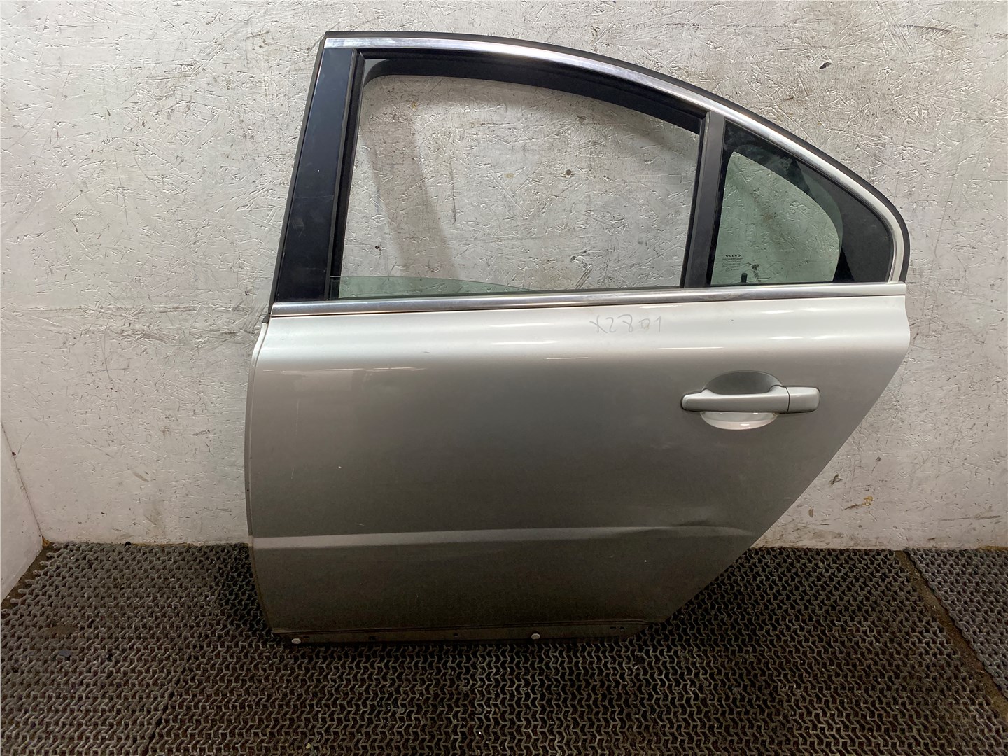 Дверь задняя левая