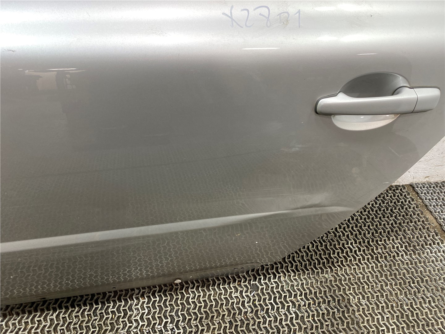 Дверь задняя левая