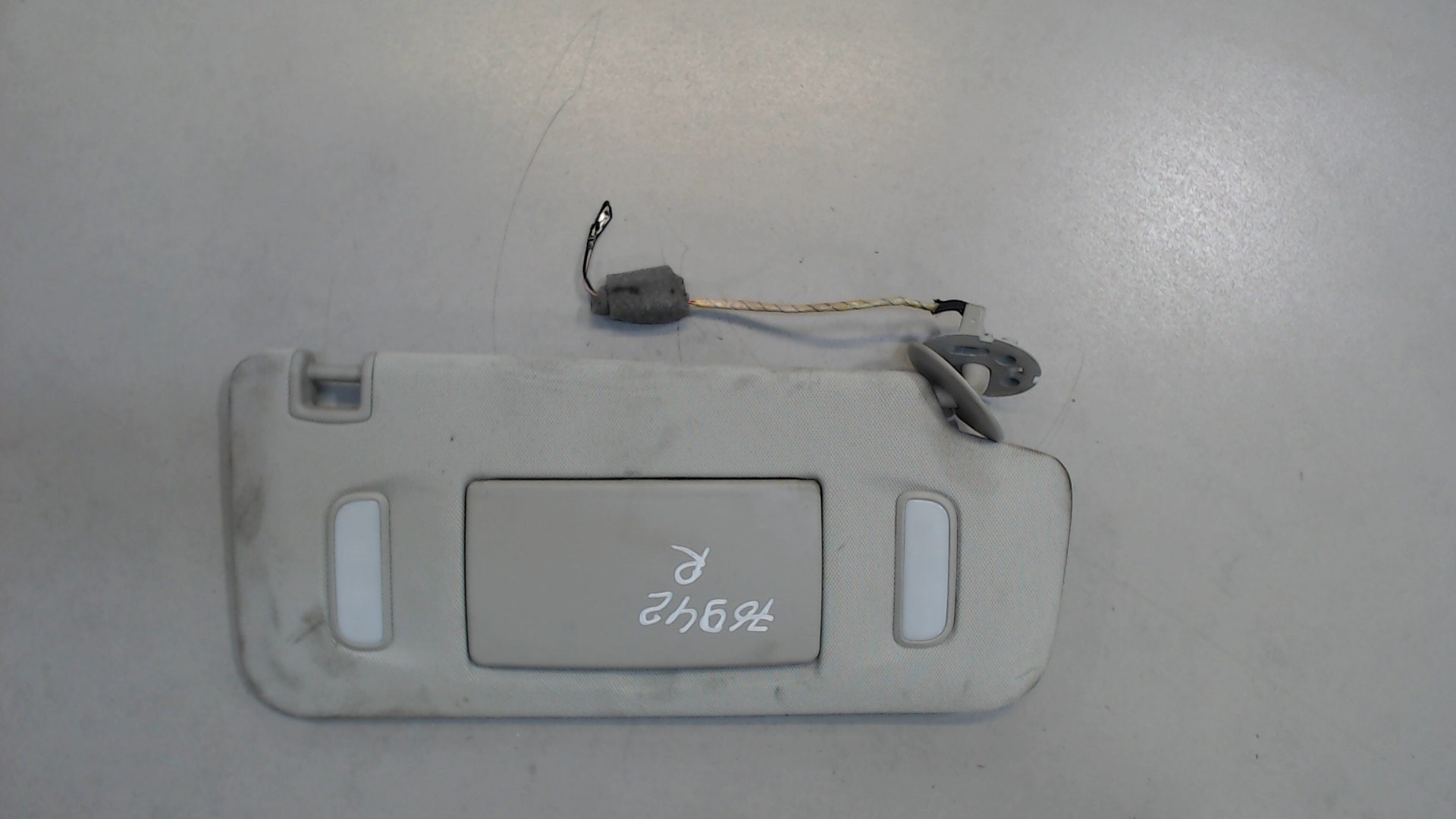 Козырек солнцезащитный