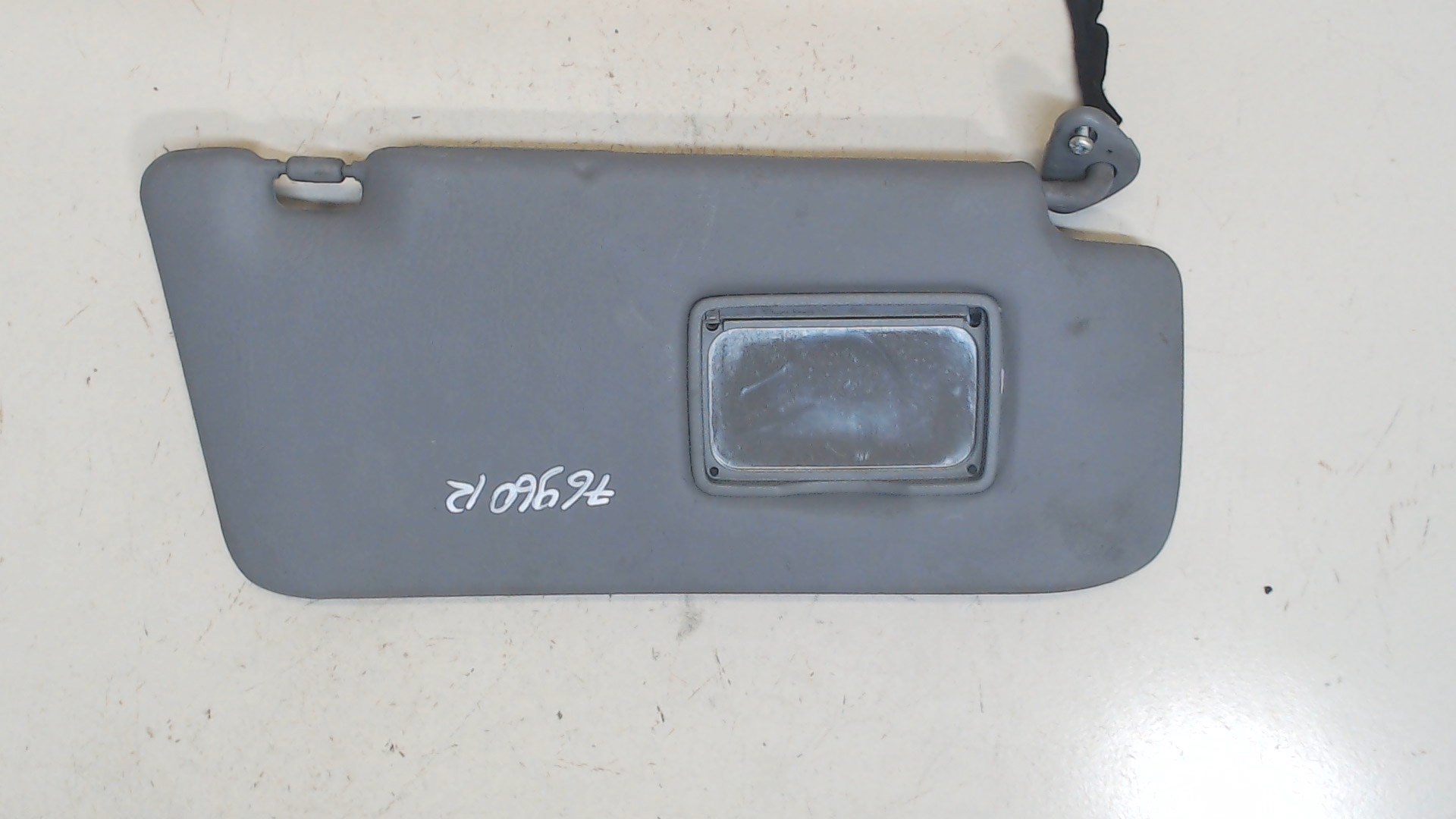 Козырек солнцезащитный