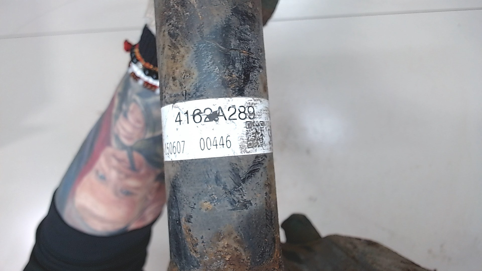 Амортизатор задний правый