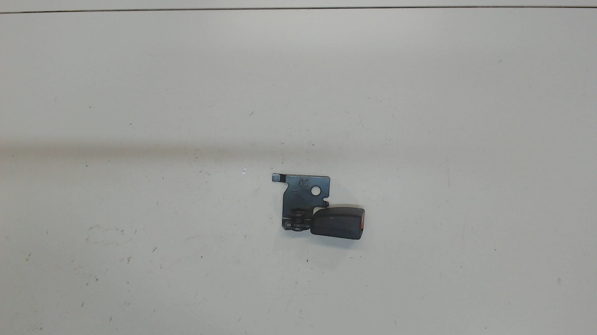 Ответная часть ремня безопасности