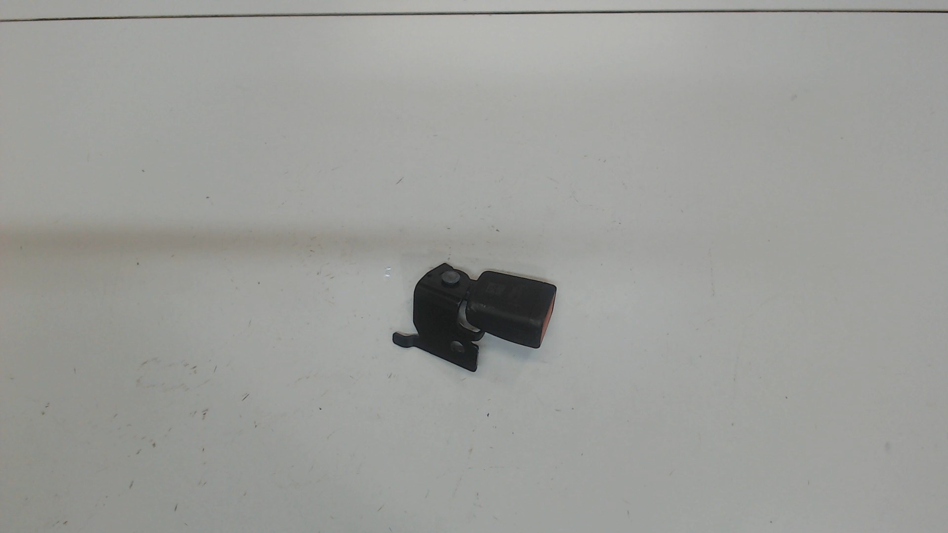 Ответная часть ремня безопасности