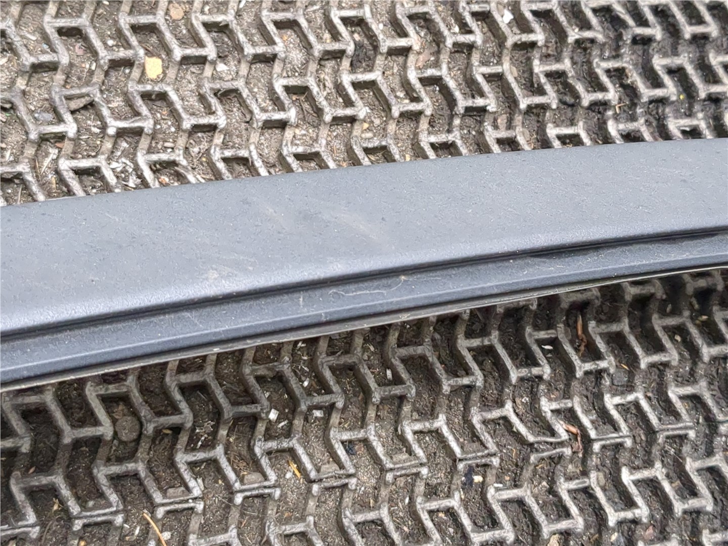 Рейлинг (релинг) правый (планка на крышу)