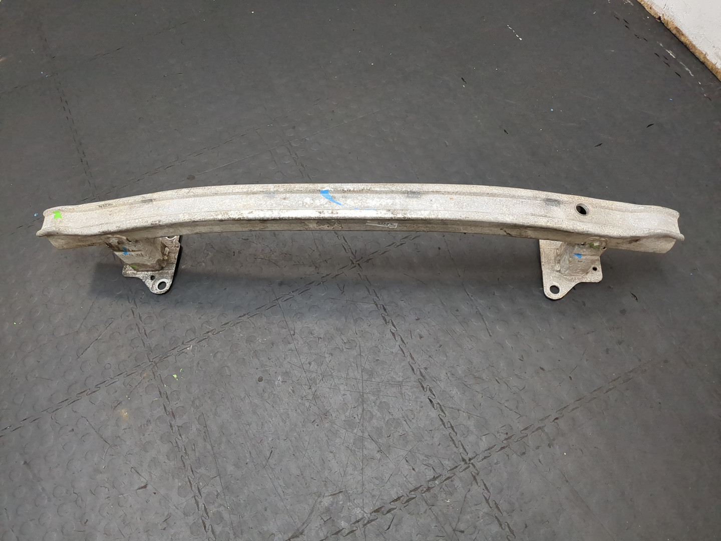 Усилитель заднего бампера