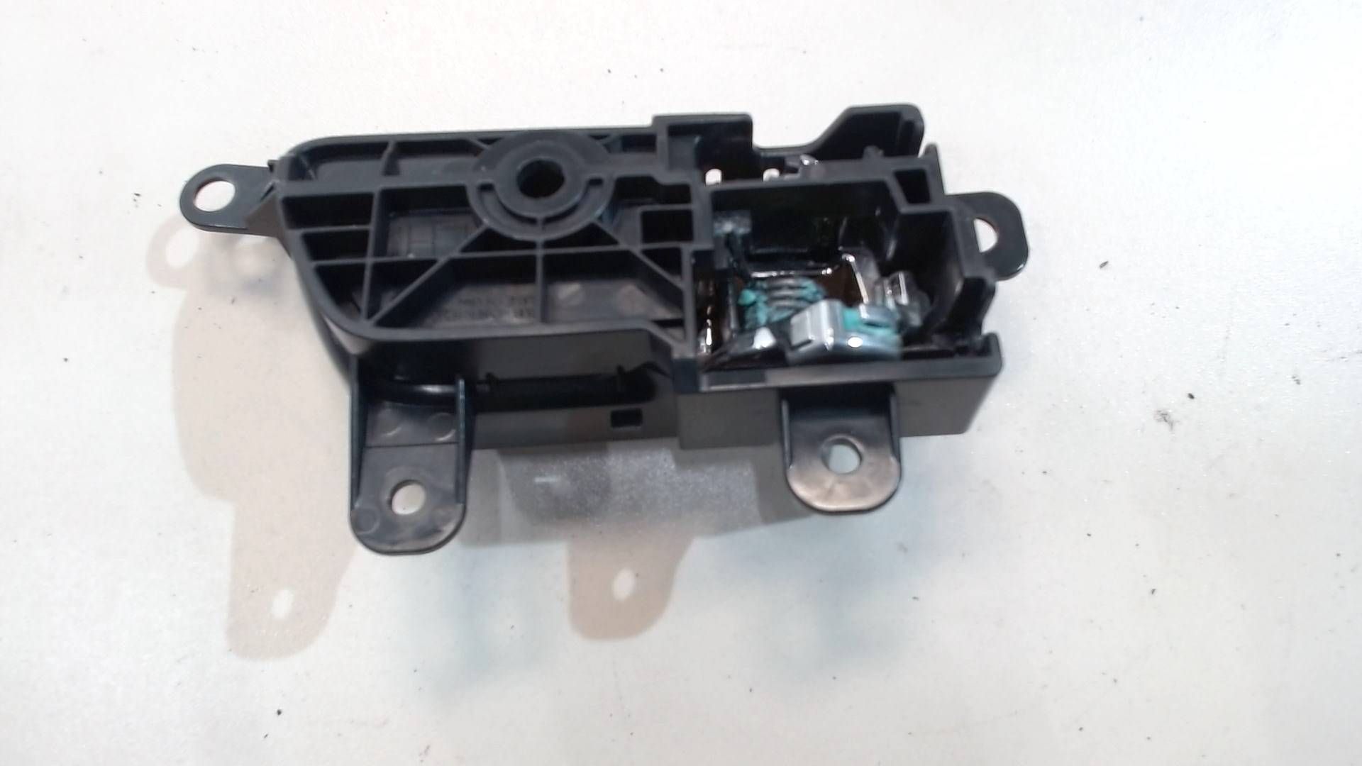 Ручка двери передней внутренняя левая