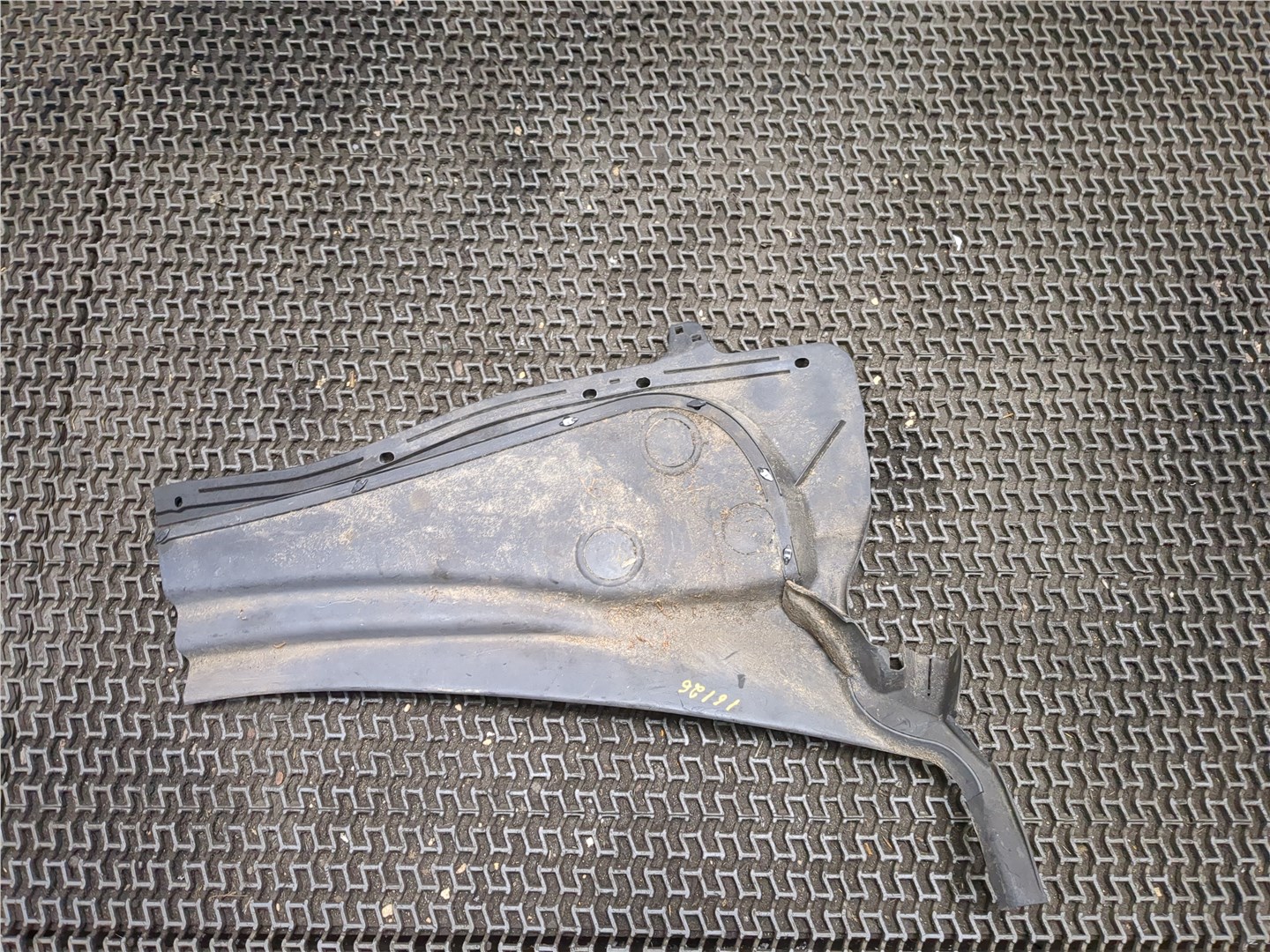 Решетка стеклоочистителей (Жабо)