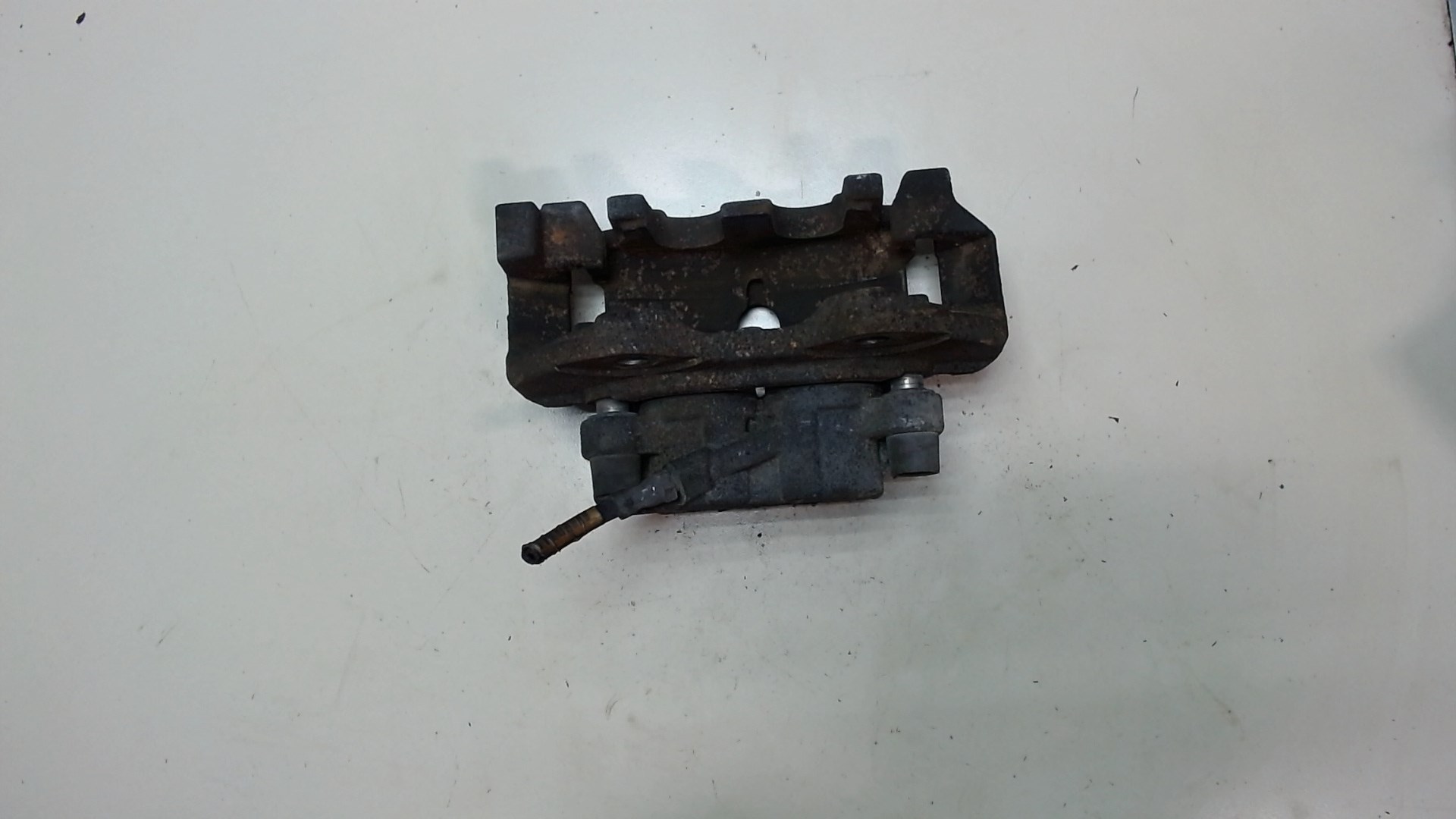 Суппорт передний левый