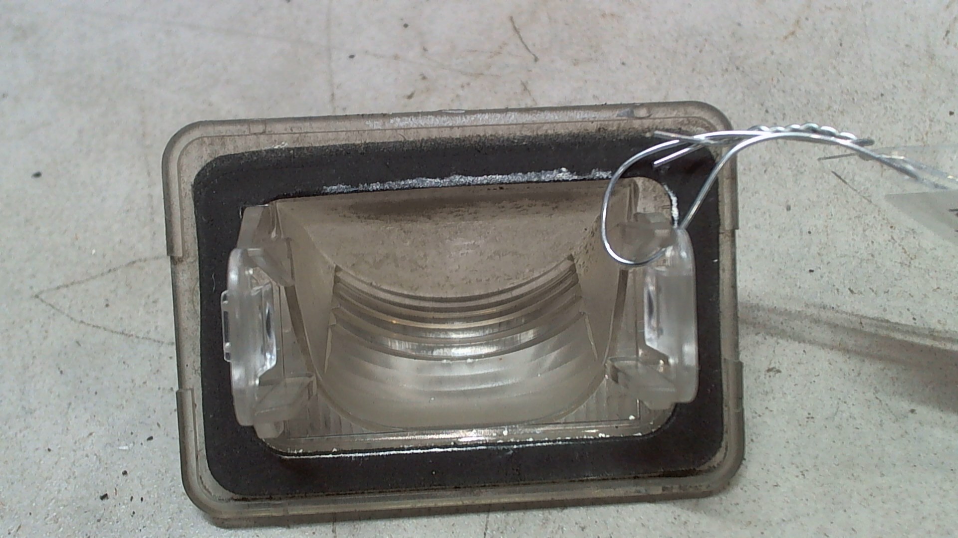 Фонарь подсветки номера