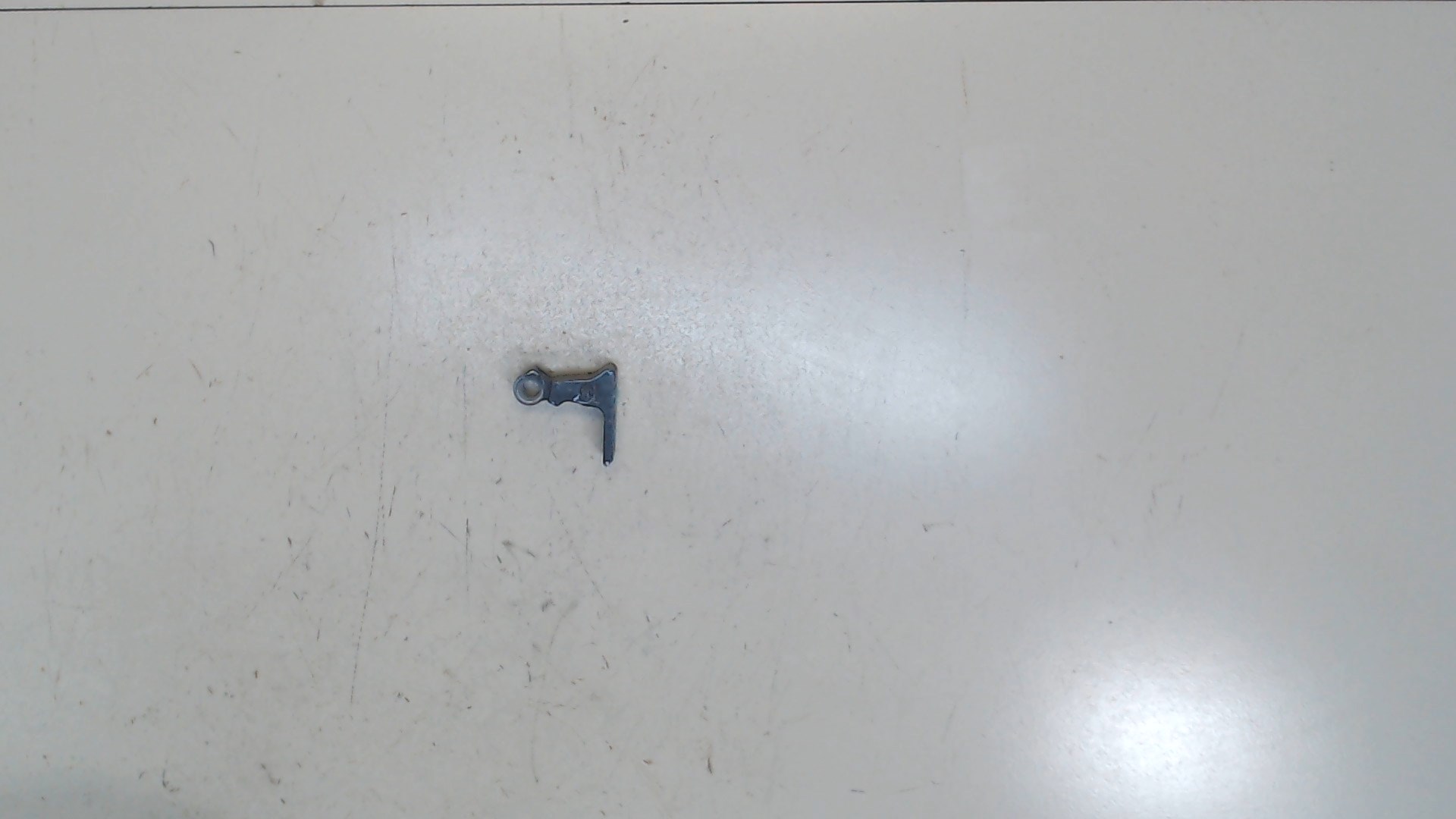 Петля двери