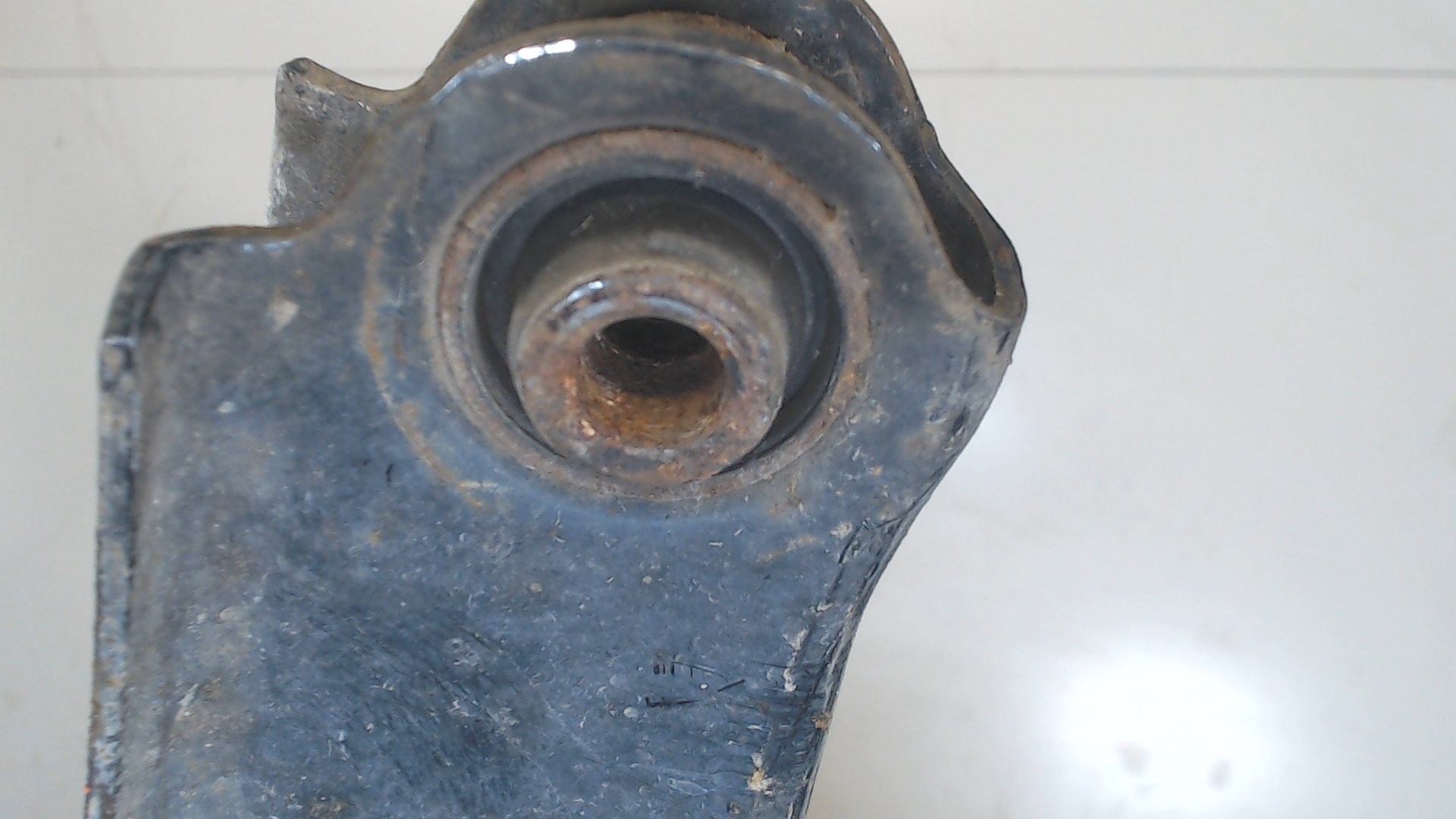 Рычаг задний правый