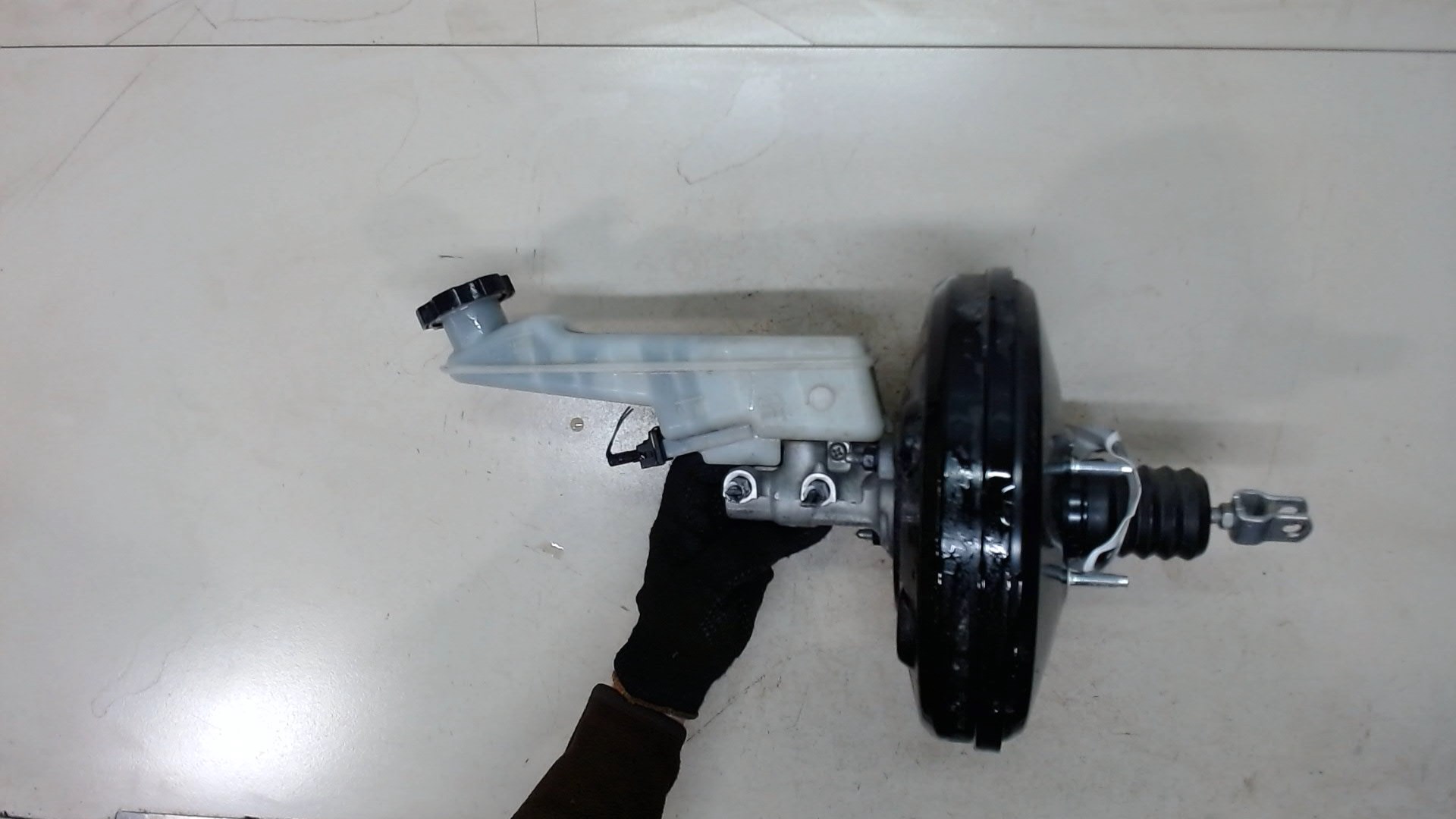 Цилиндр тормозной главный