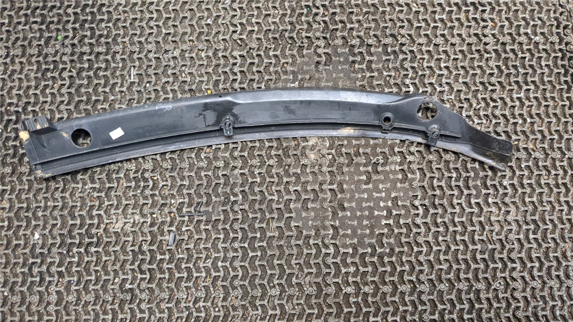 Решетка стеклоочистителей (Жабо)