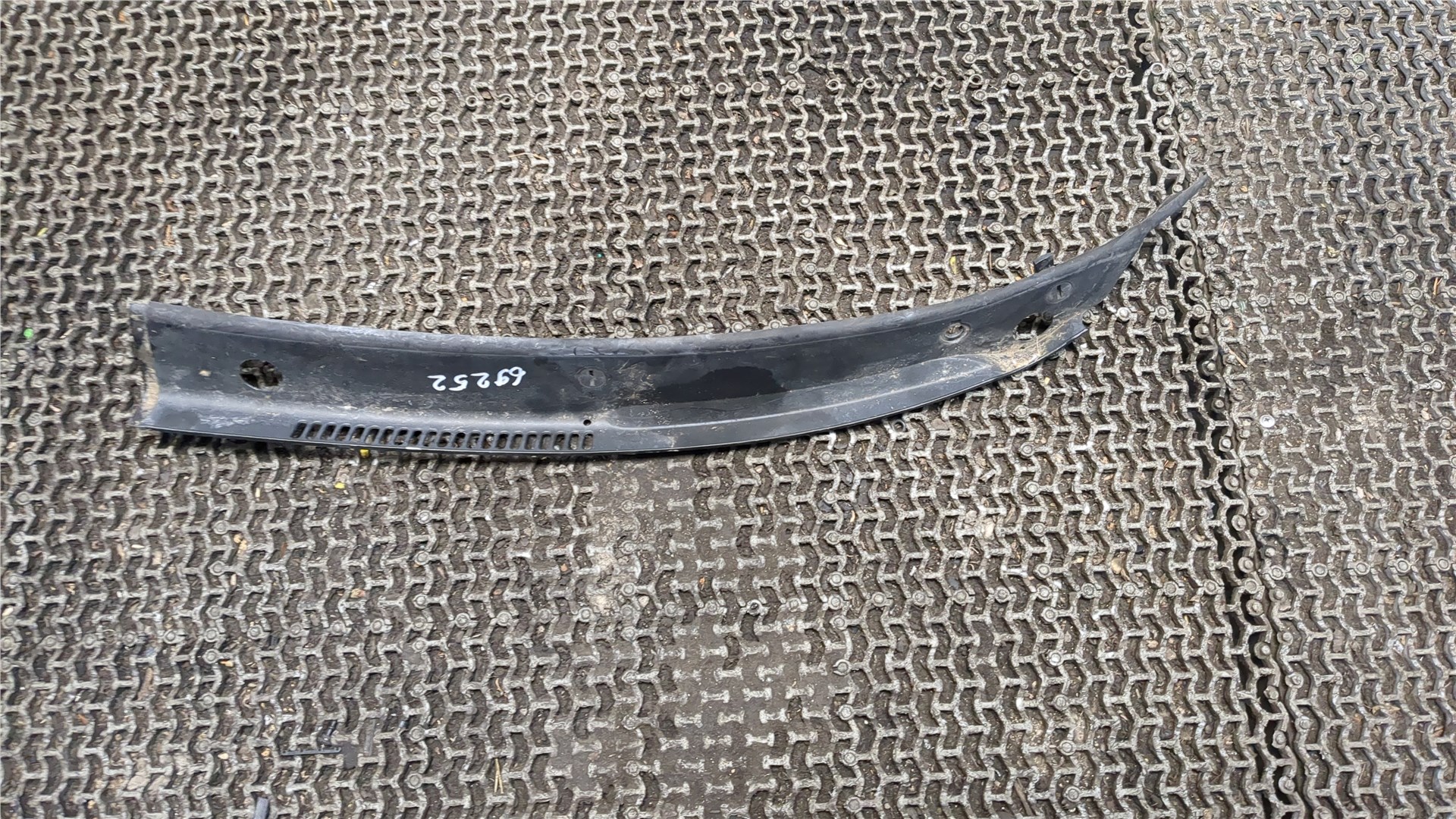 Решетка стеклоочистителей (Жабо)