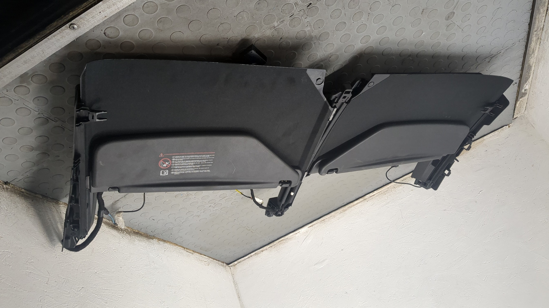 Козырек солнцезащитный