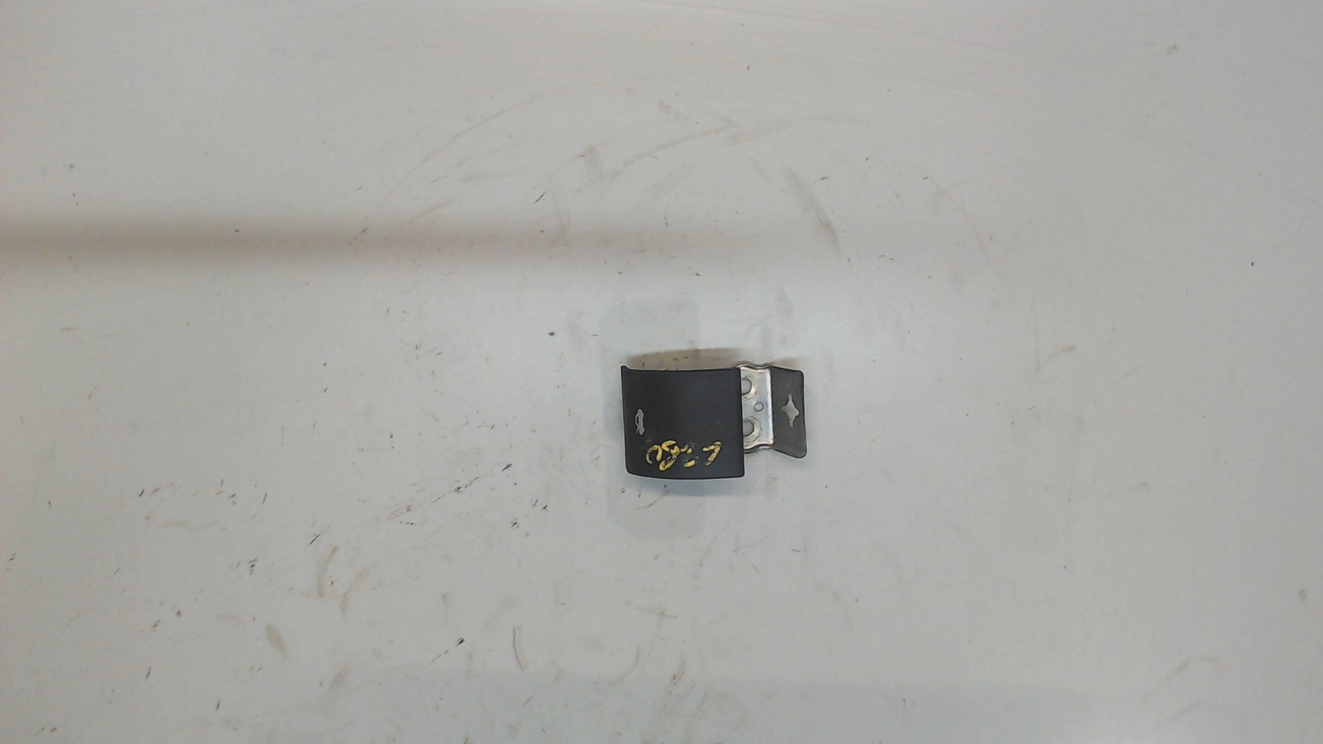 Ручка открывания капота