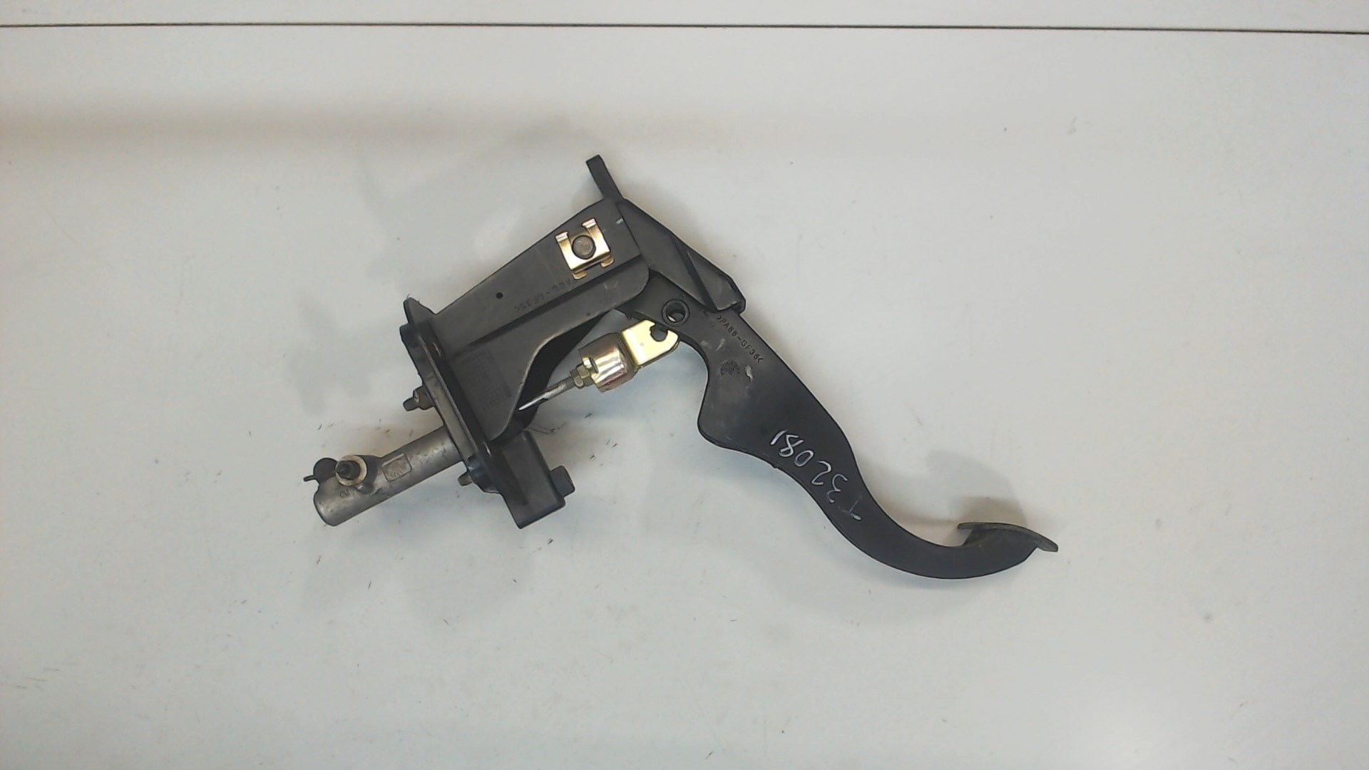 Педаль сцепления