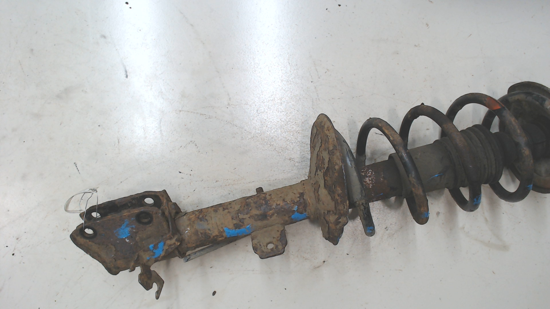 Амортизатор передний