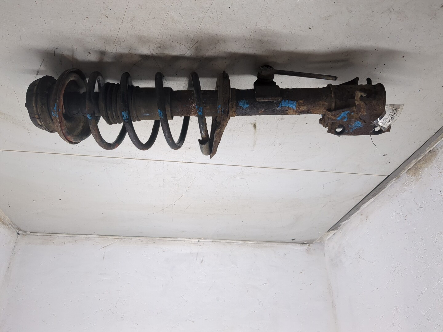 Амортизатор передний