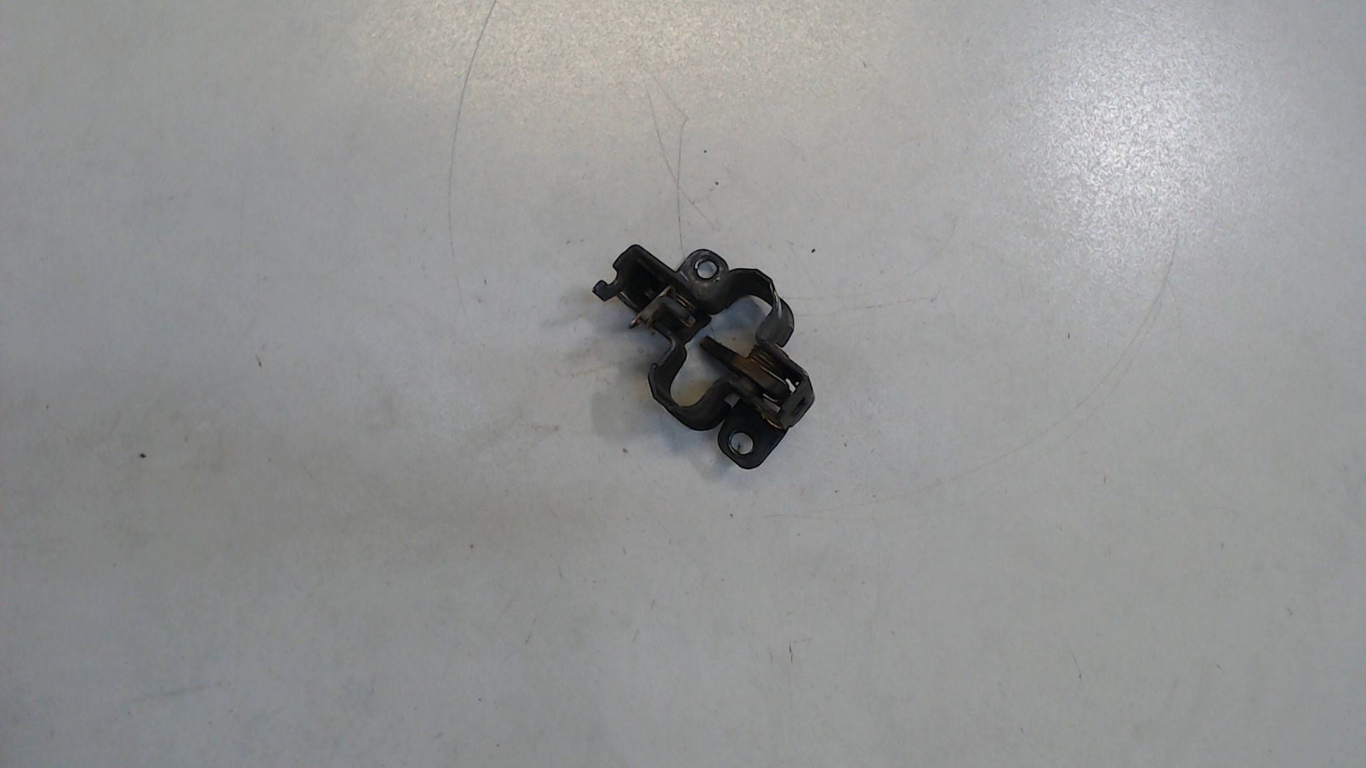 Замок капота