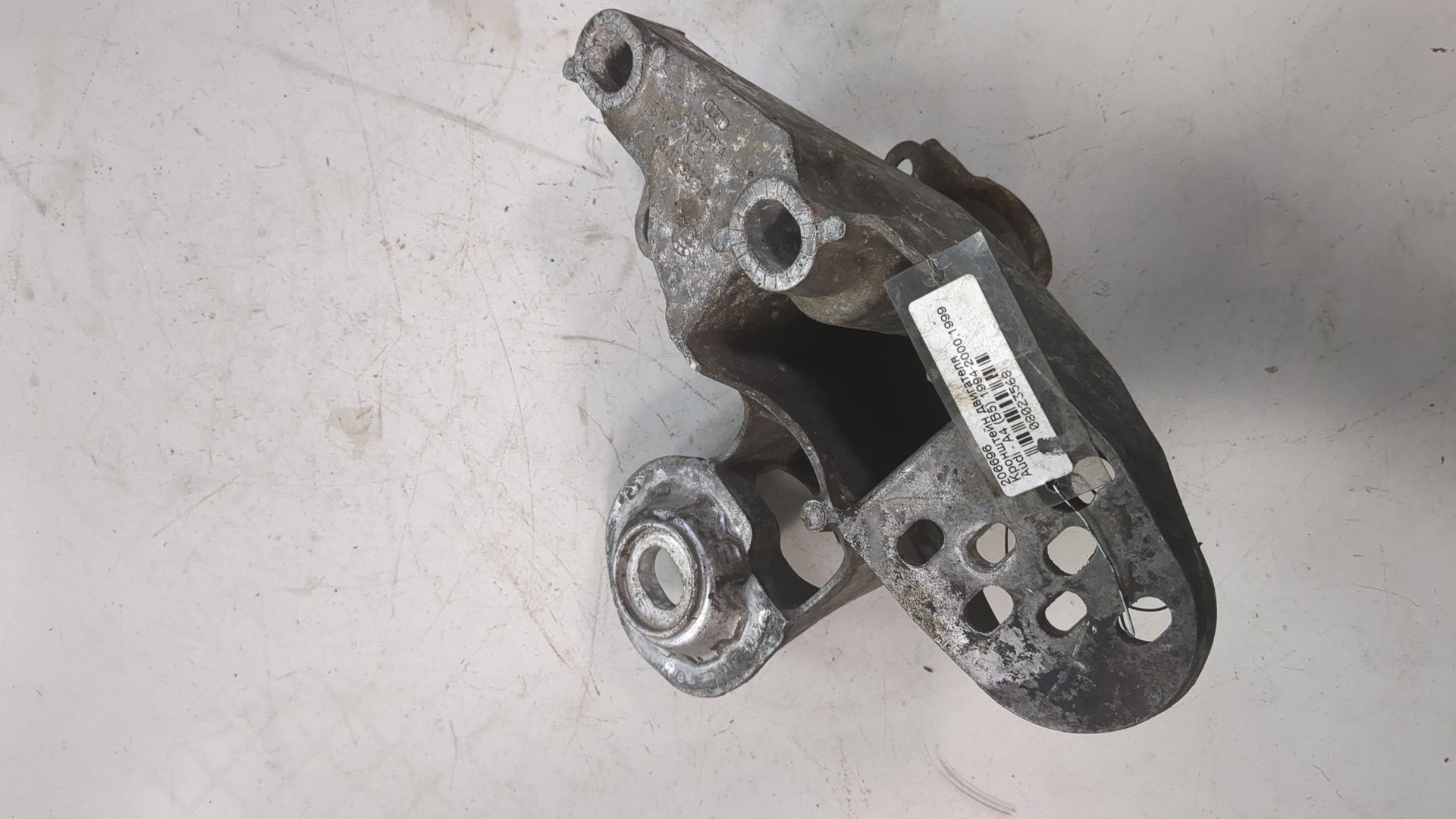 Кронштейн двигателя