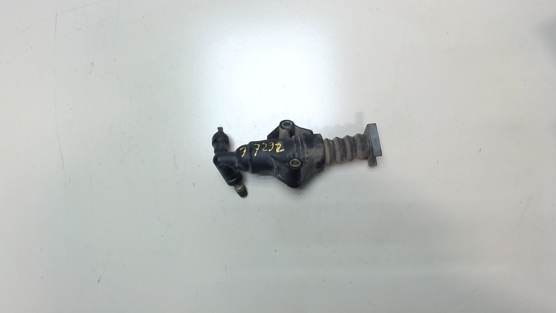 Цилиндр сцепления рабочий