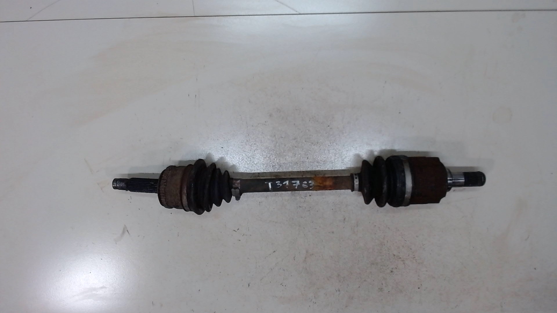 Полуось передняя левая