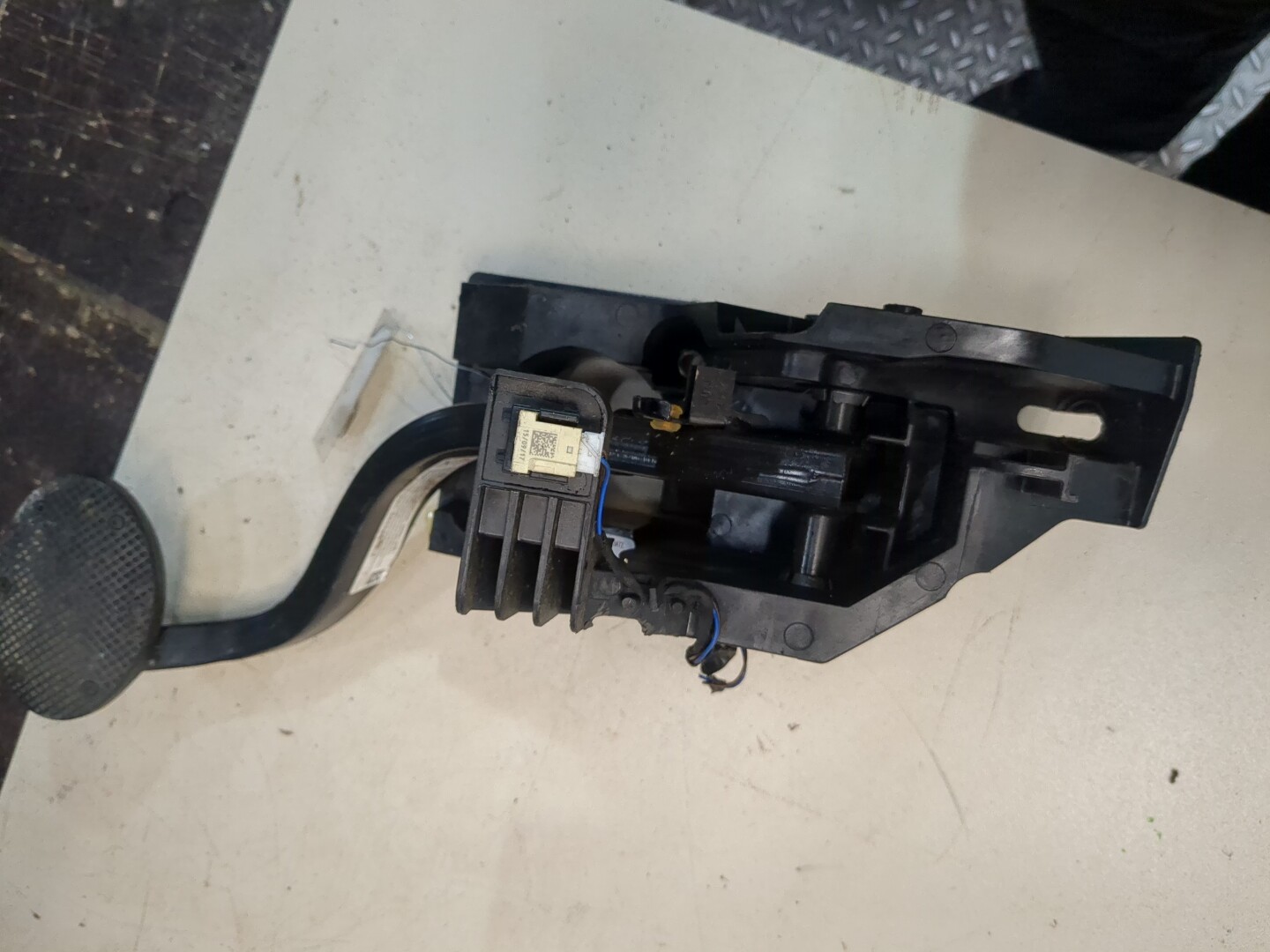 Педаль тормоза