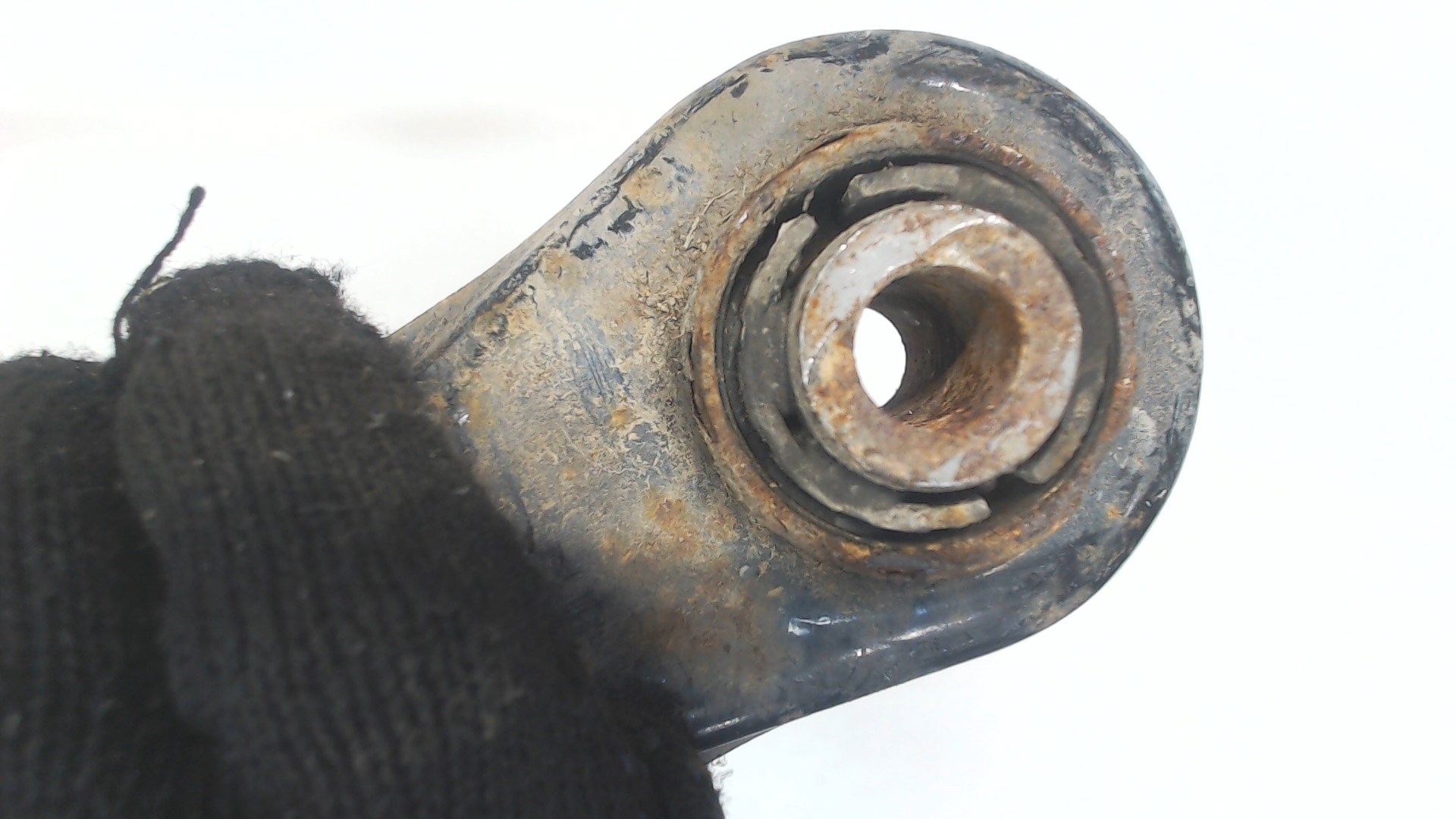 Рычаг задний правый