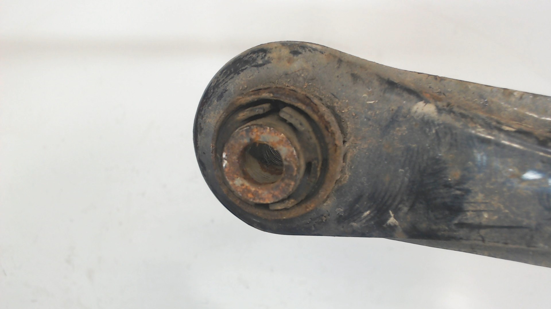 Рычаг задний правый