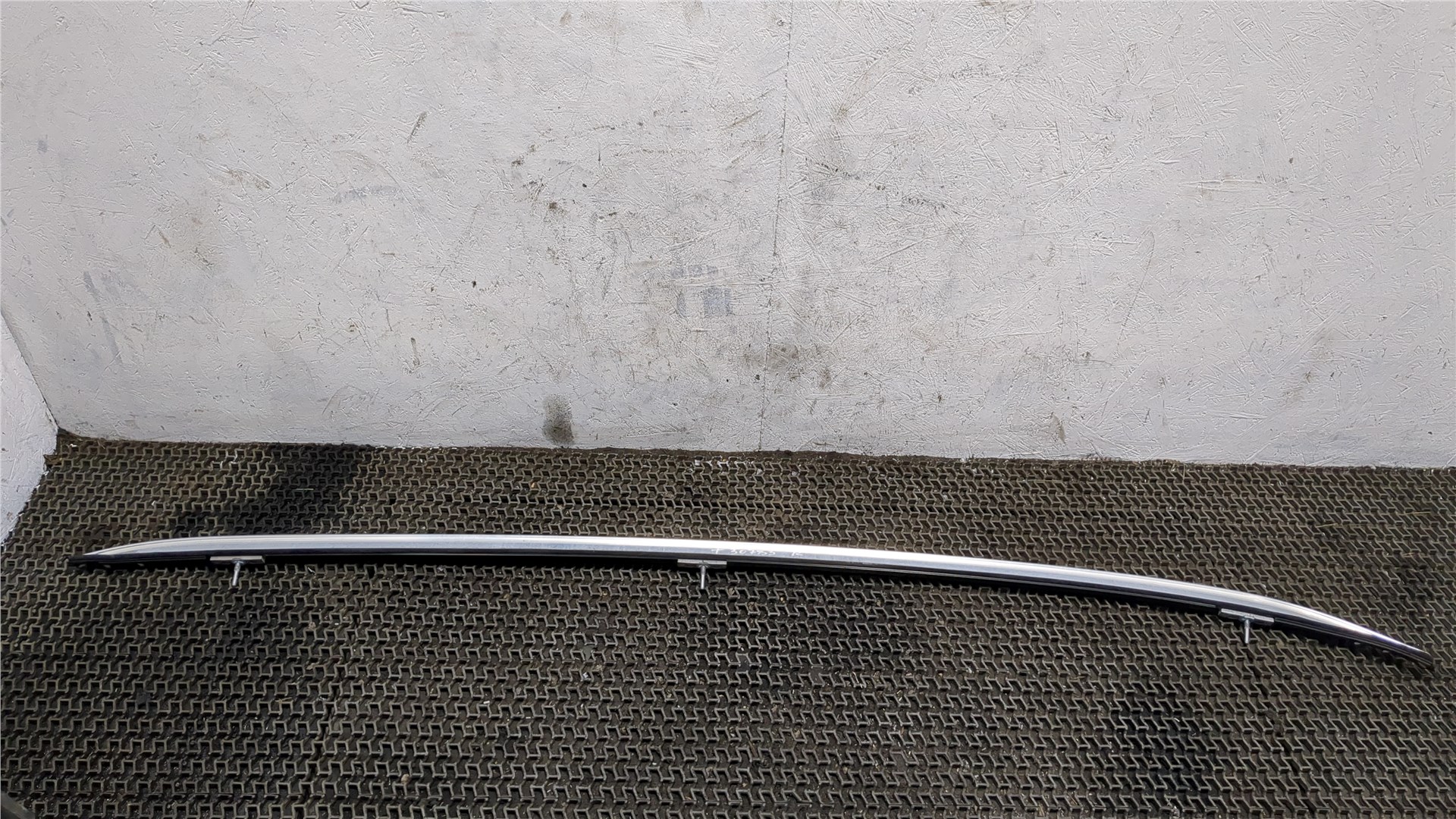 Рейлинг (релинг) правый (планка на крышу)