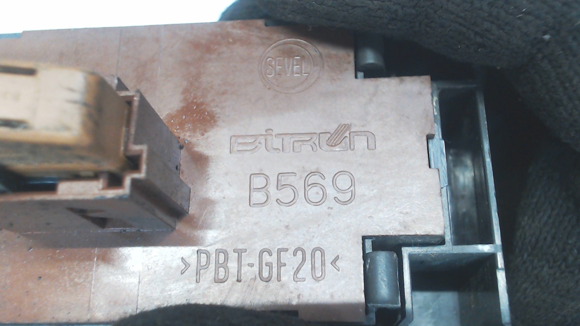 Кнопка корректора фар