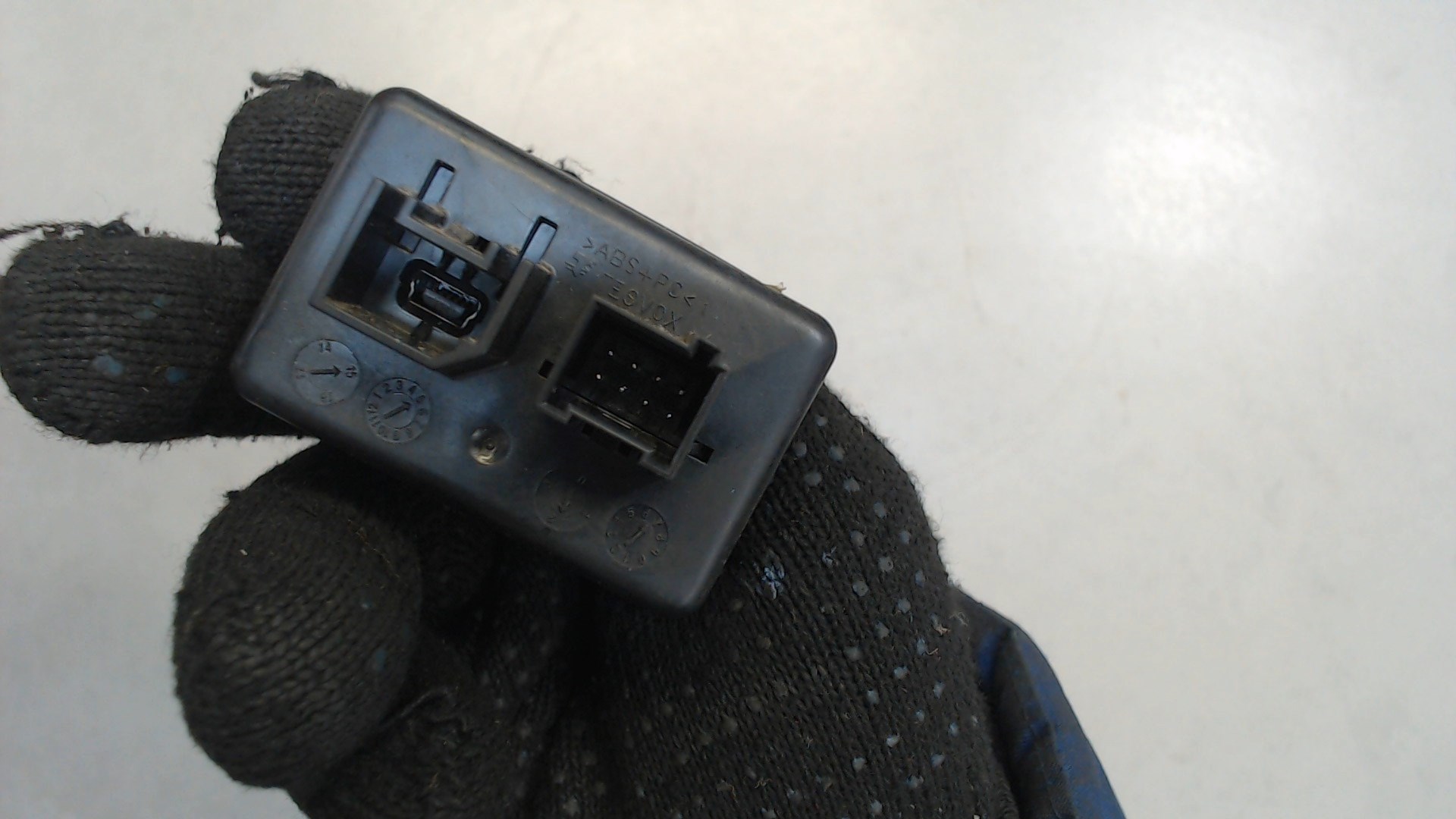 Гнездо AUX / USB IN